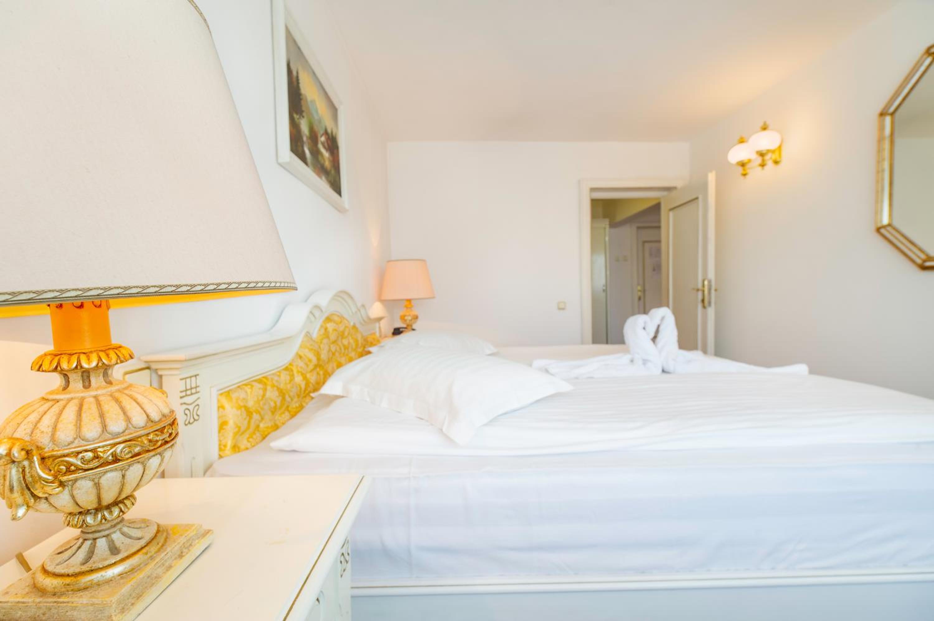 King Suite with AC - Photo 6