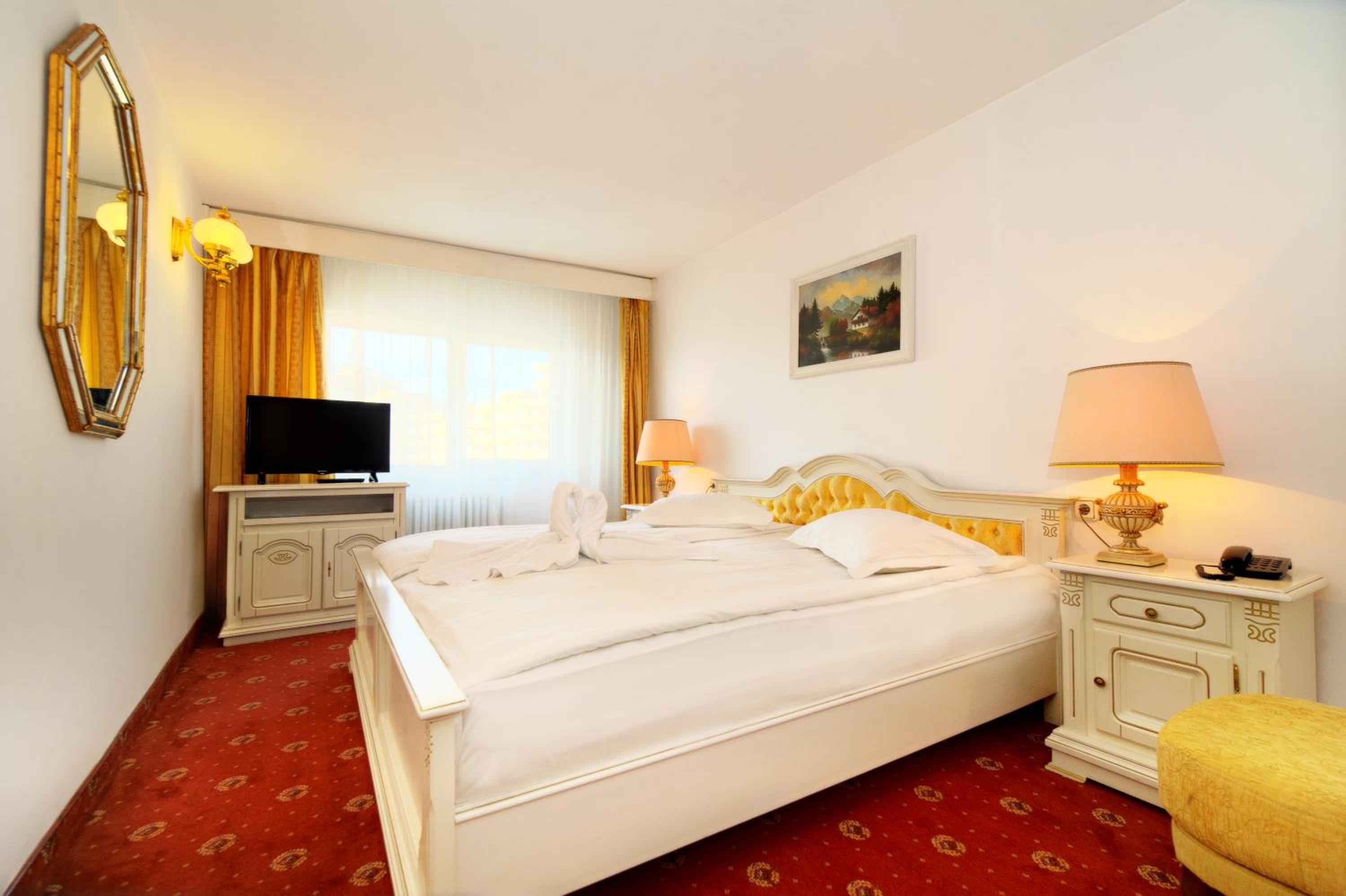 King Suite with AC - Photo 1