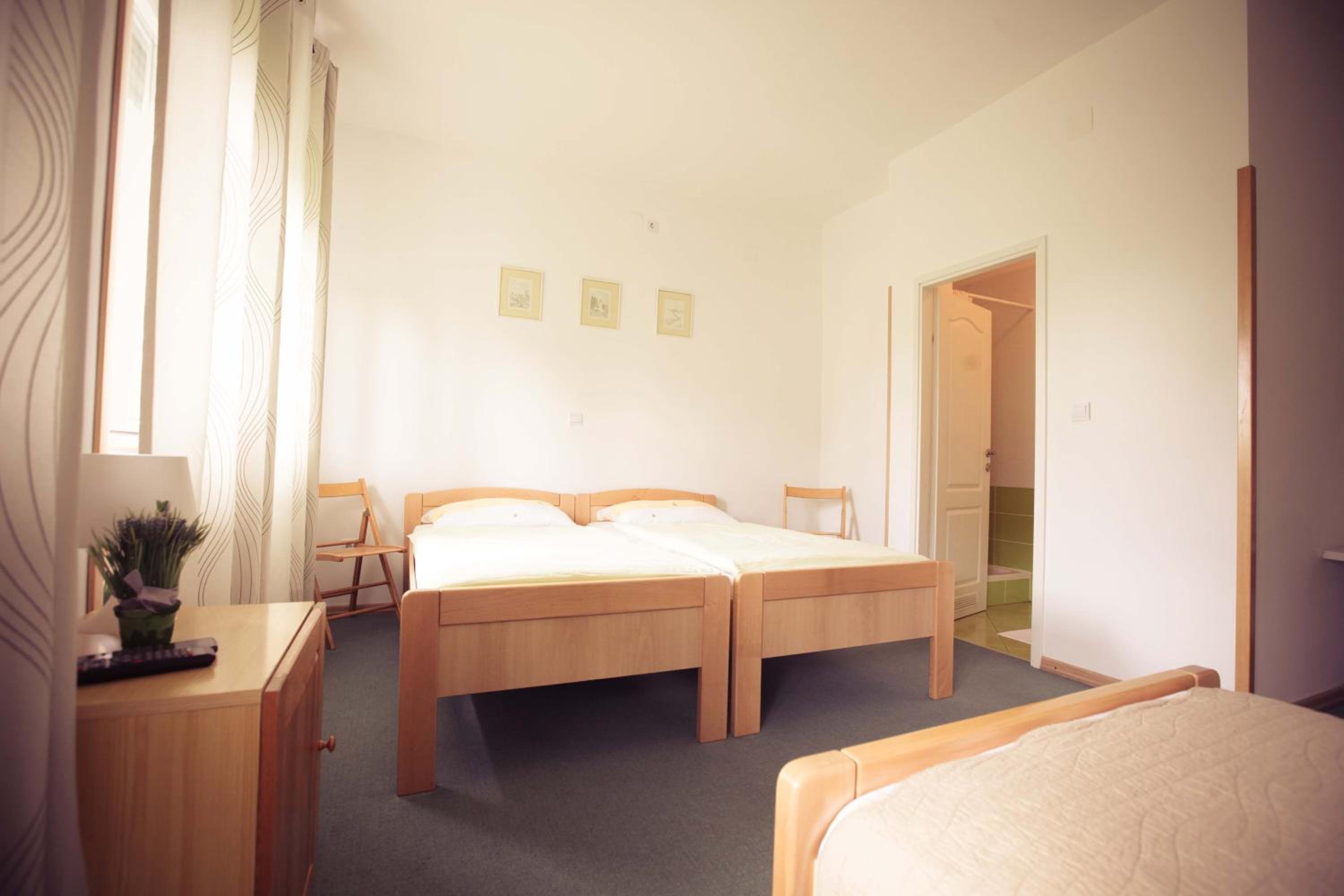 Triple Room - Photo 1