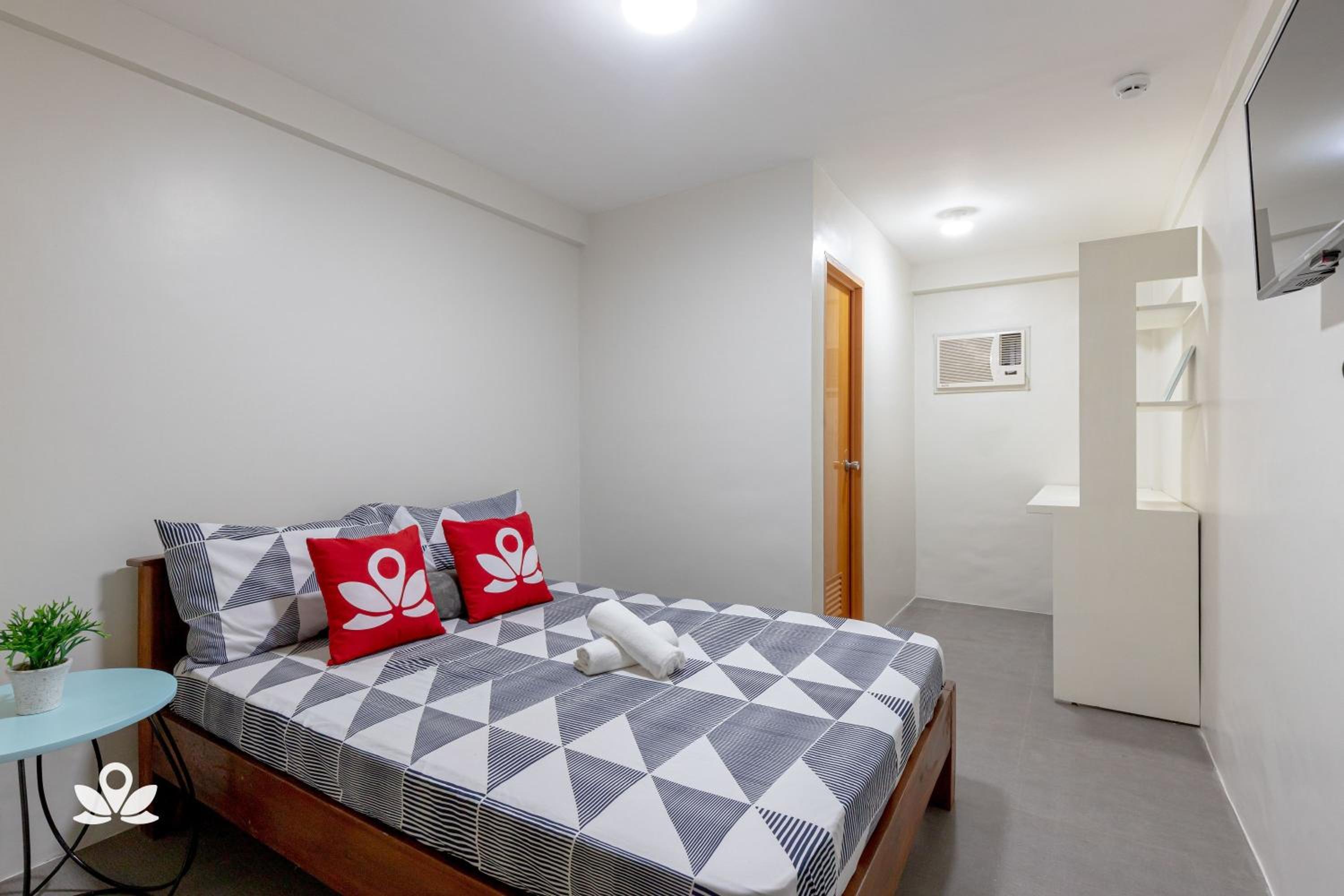 Standard Queen Room - Photo 5