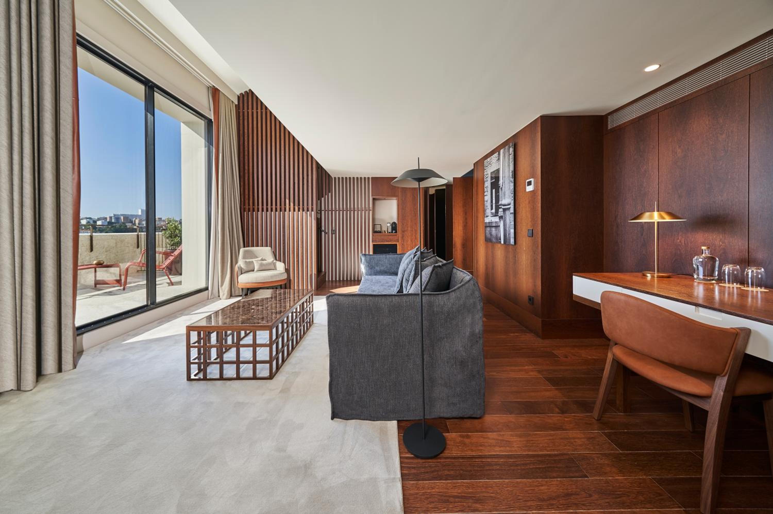 Suite Duplex Top Floor - Photo 1