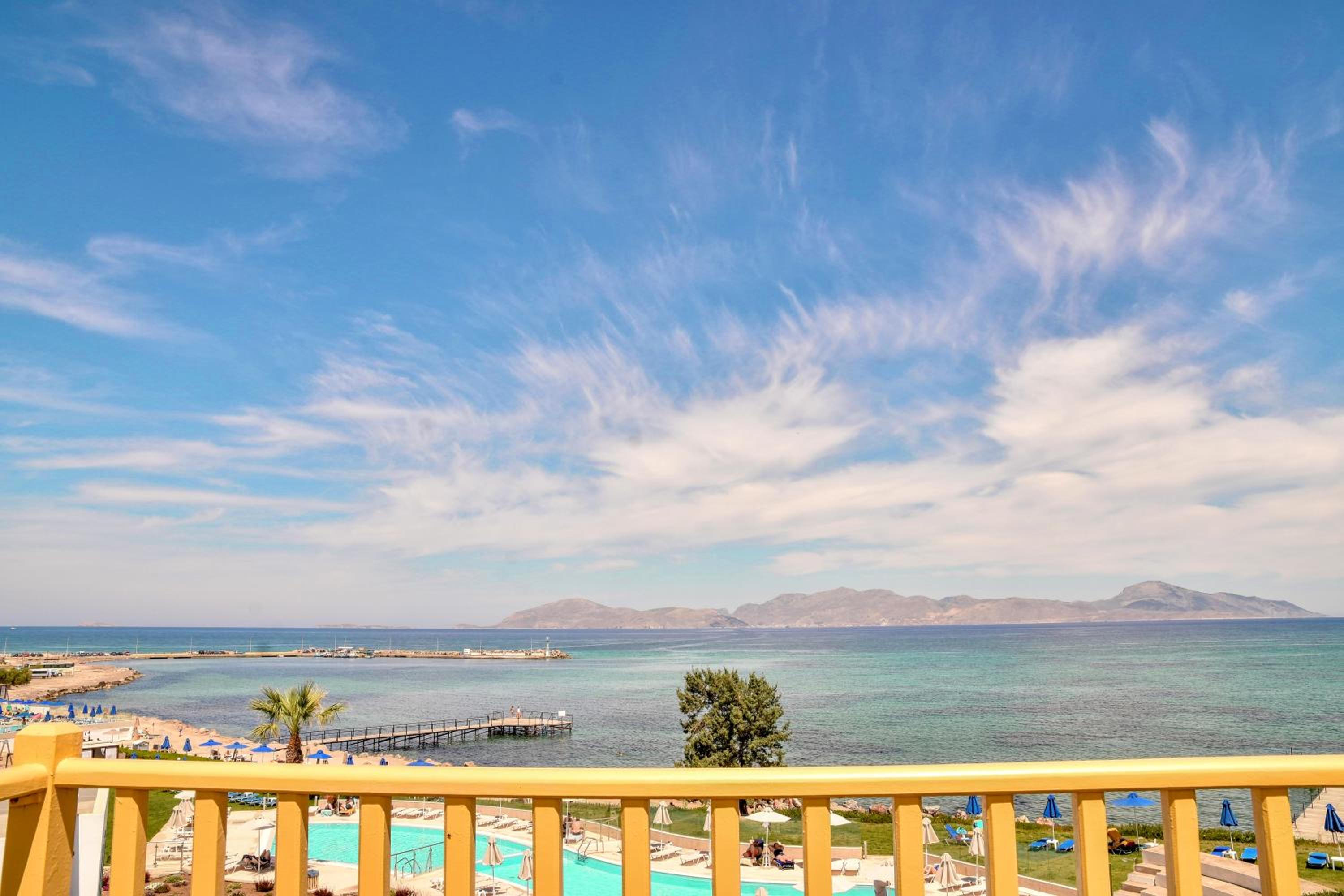 Double or Twin Room with Sea View - Photo 2