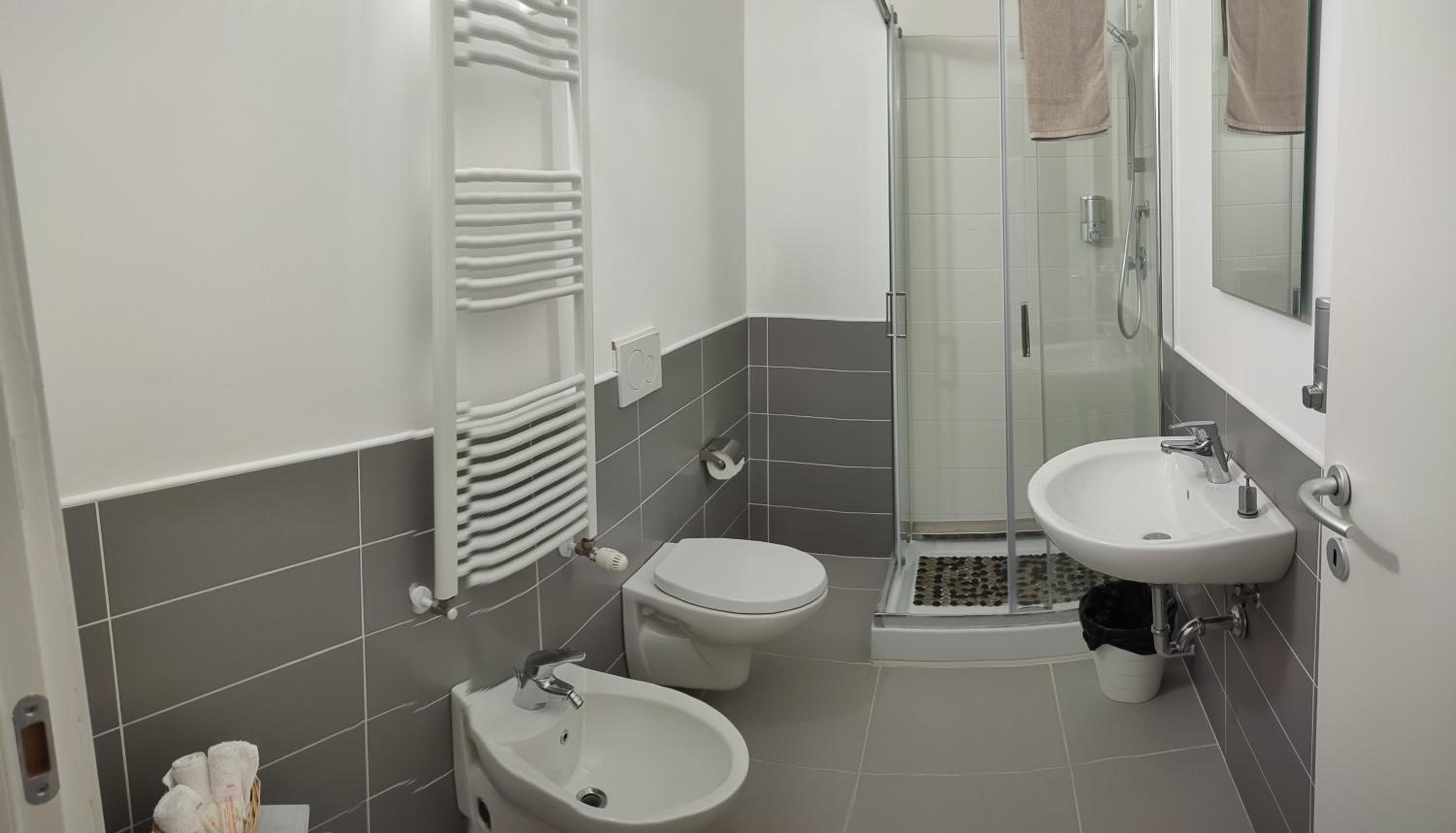 Double Room - Photo 24