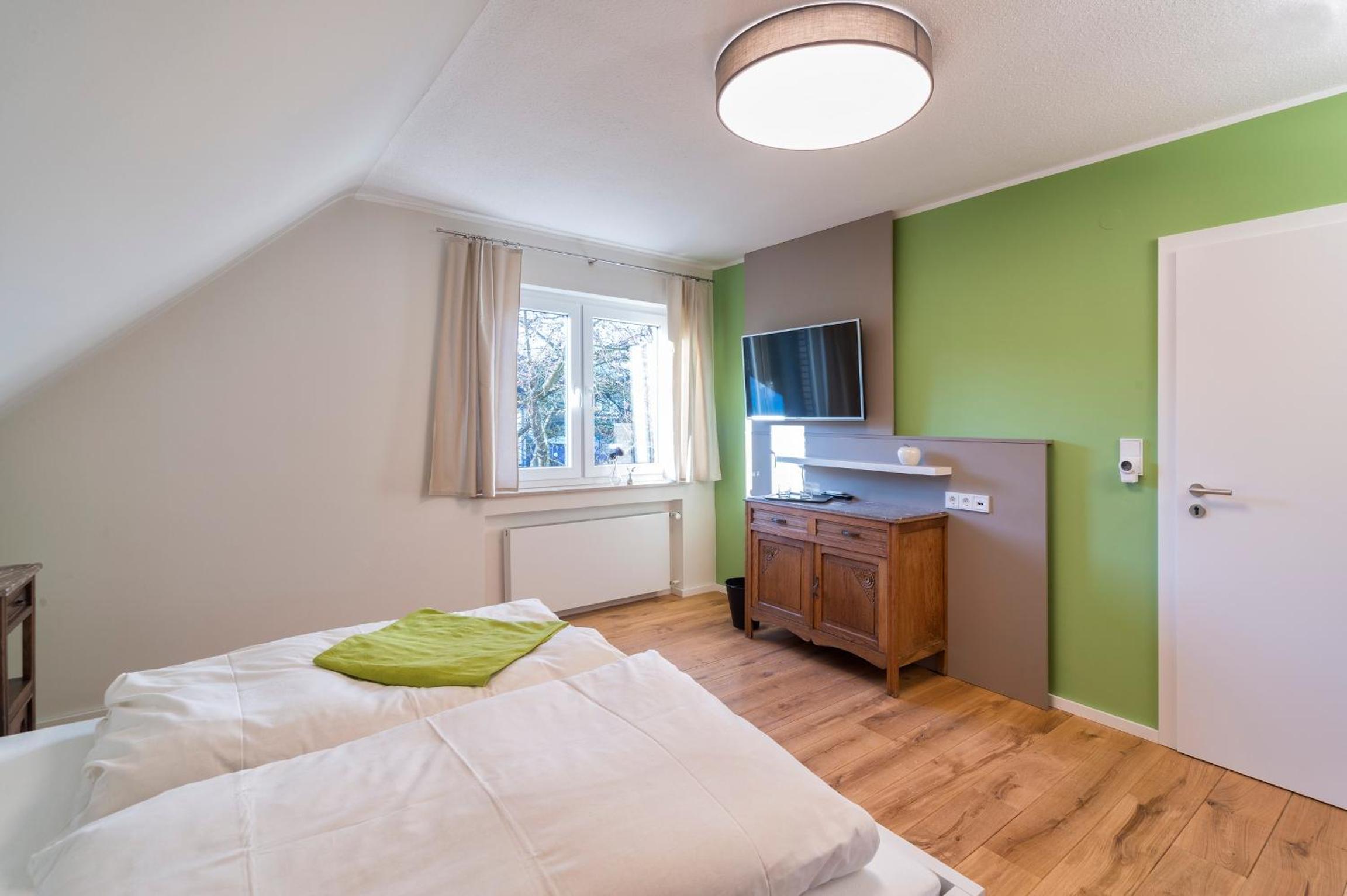 Four-Bedroom House photo 2