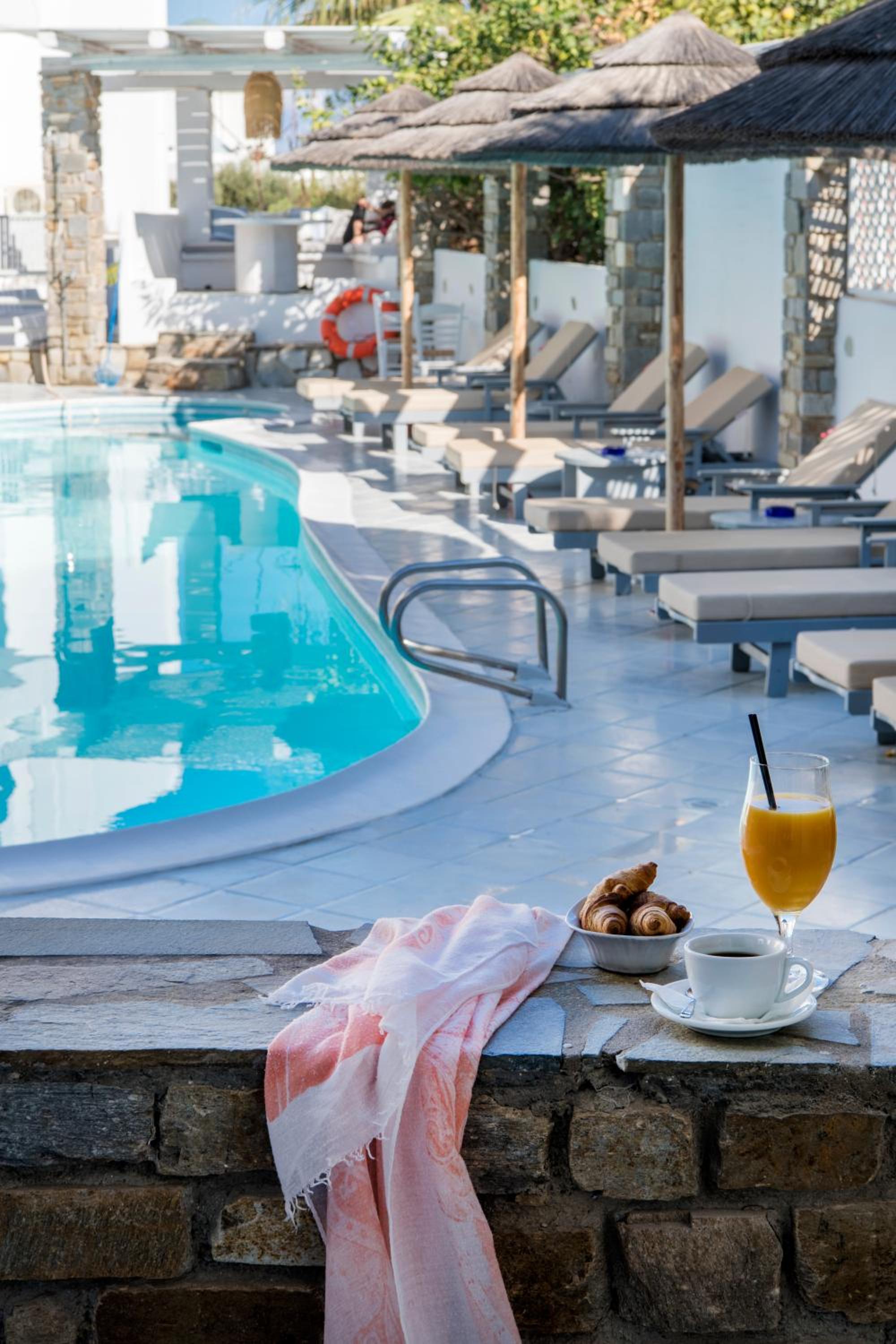 Premium Double Room with Pool View - Photo 5