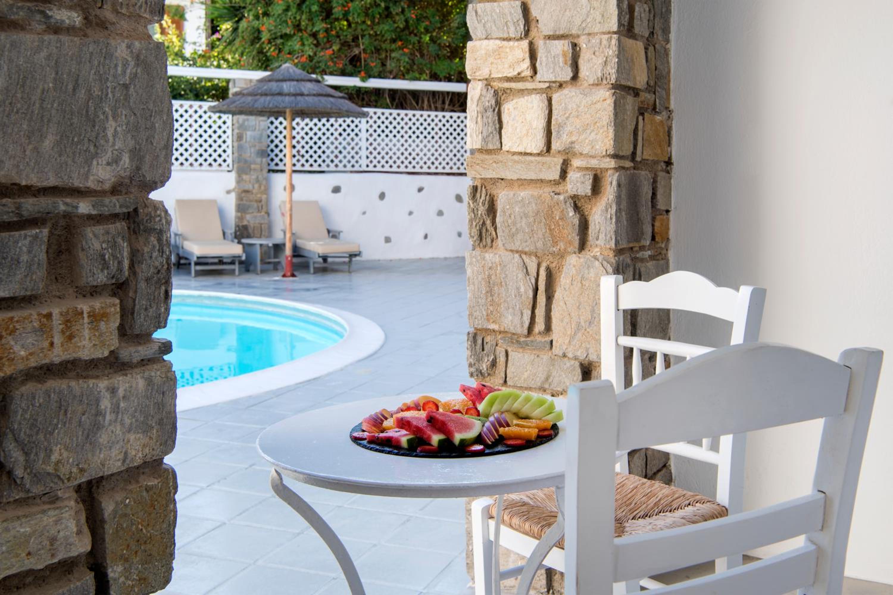 Basic Double or Twin Room with Pool View photo 2