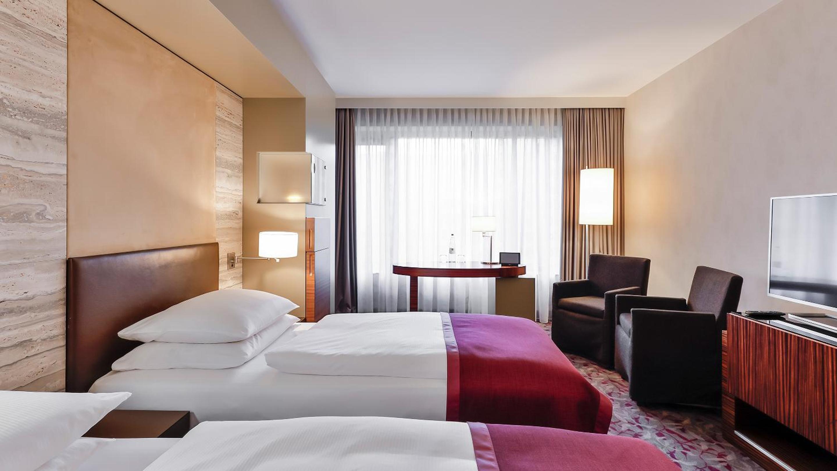 Standard Twin Room - Photo 6