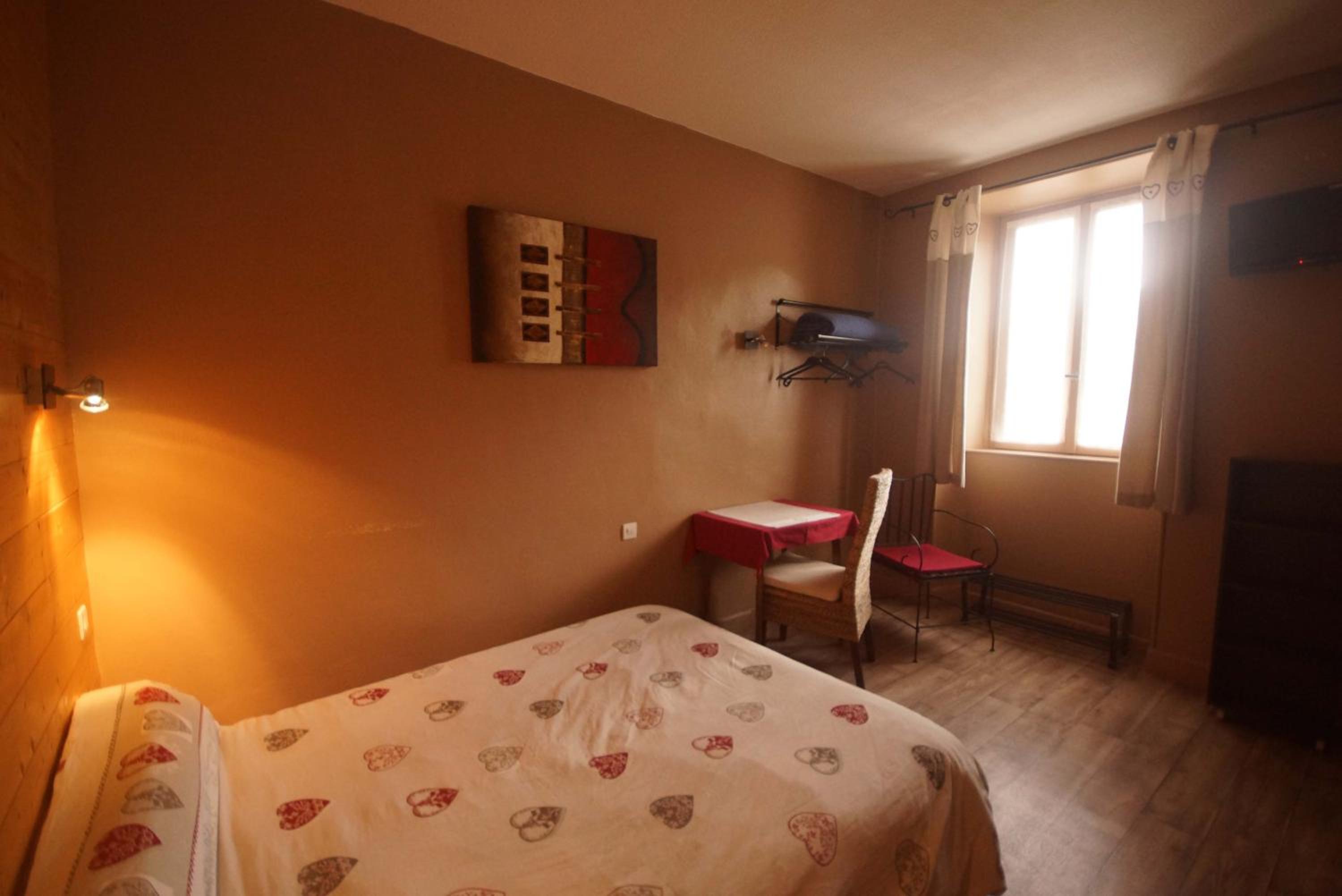 Double Room - Photo 10
