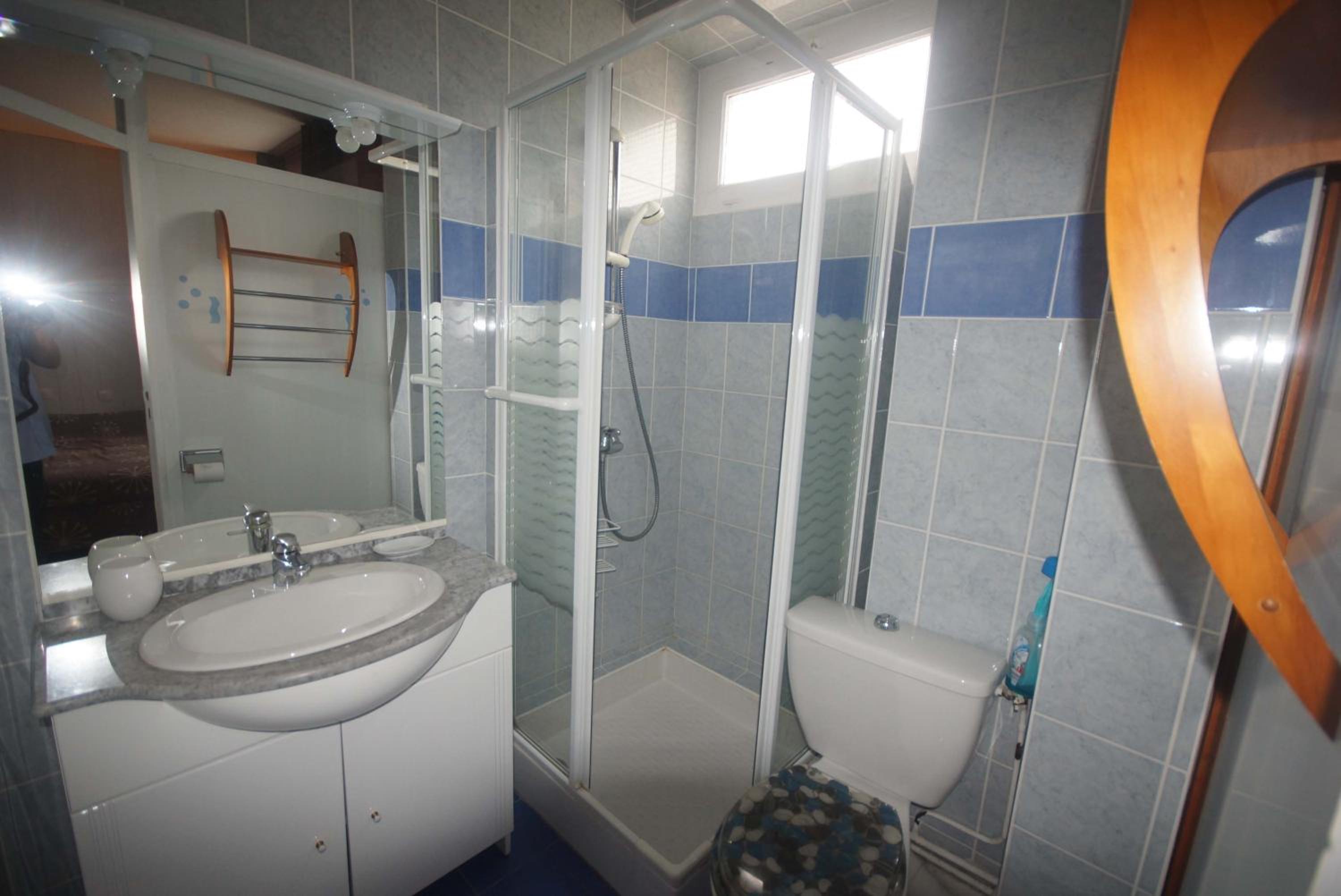 Double Room - Photo 15