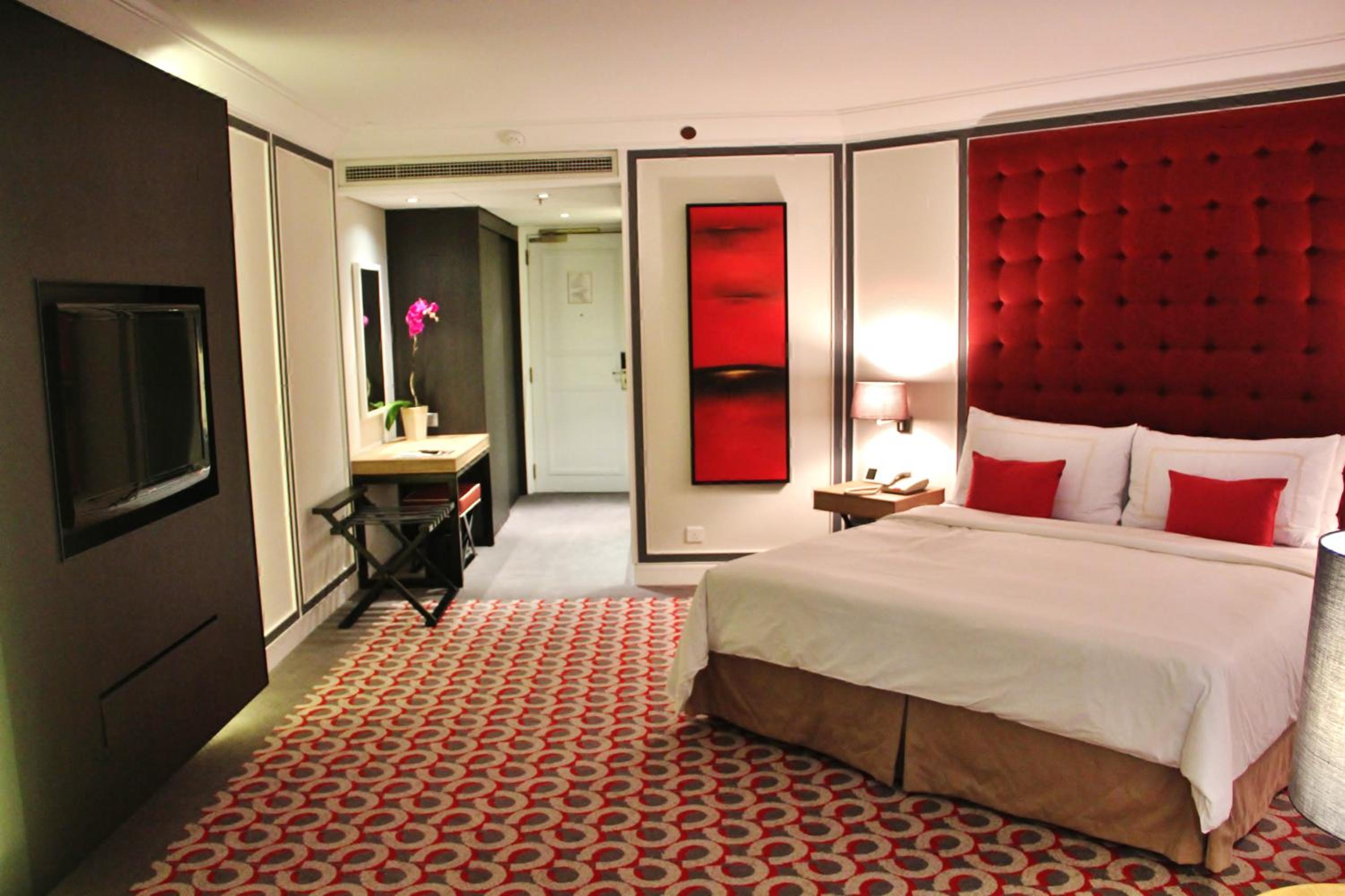 Executive Suite with One King Bed