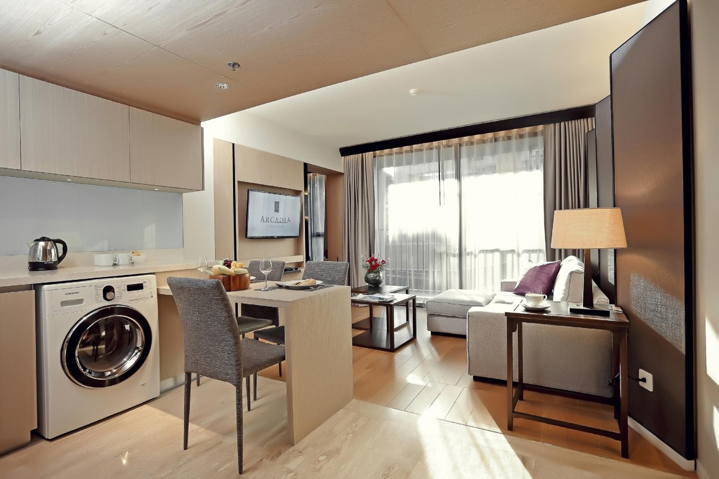 Premier One-Bedroom Suite with Balcony photo 2