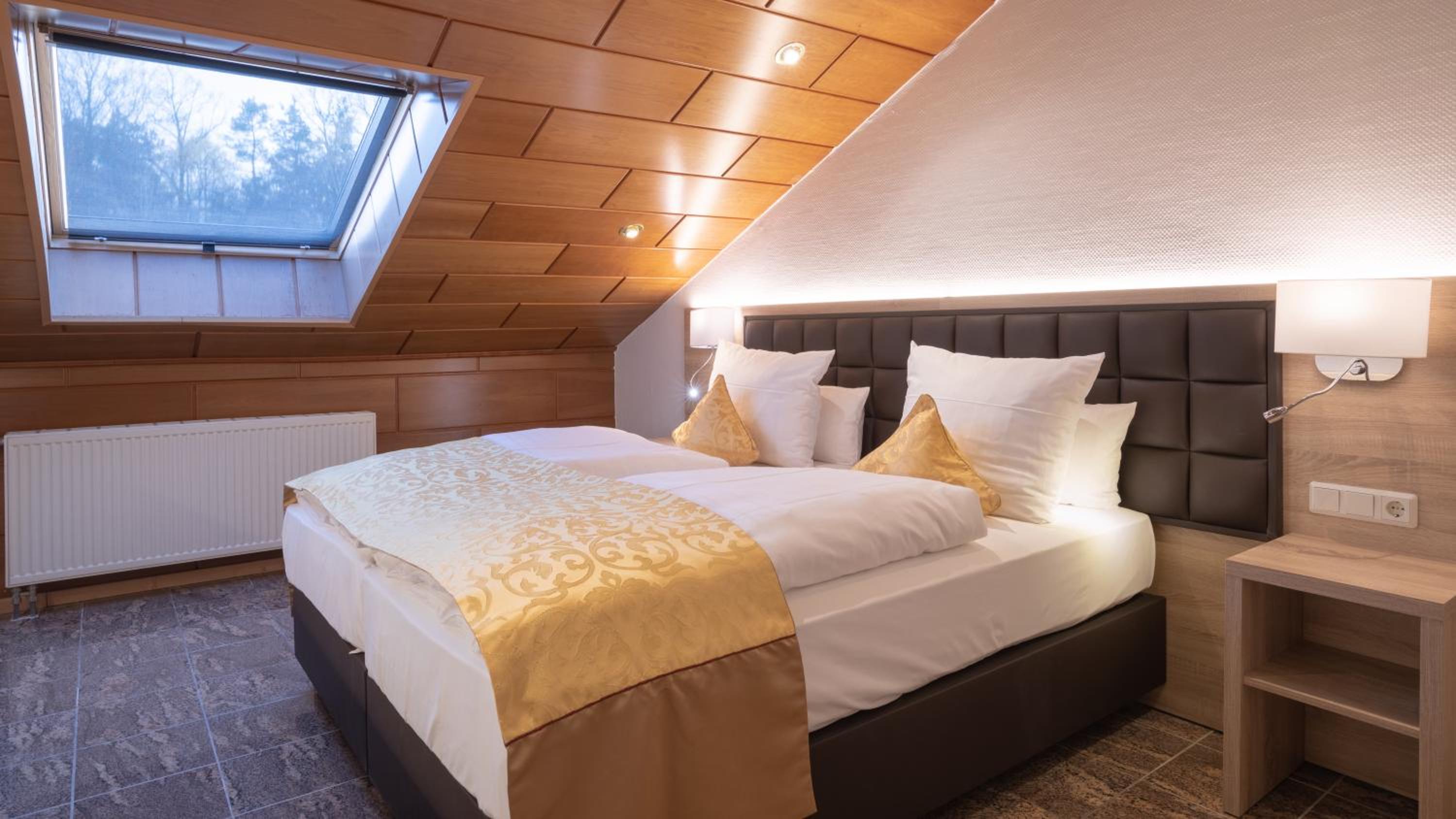 Suite - Photo 11