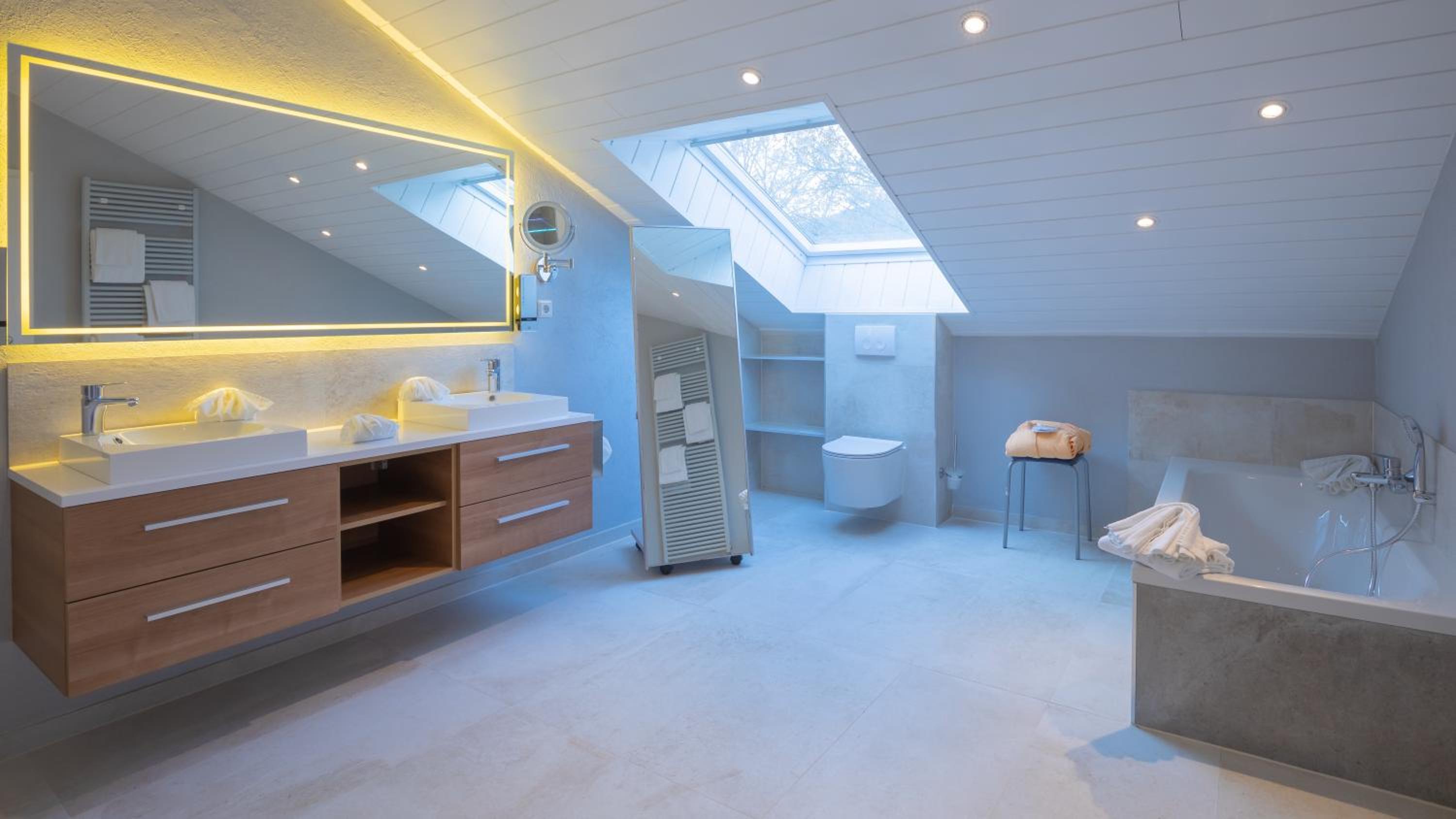 Suite - Photo 2