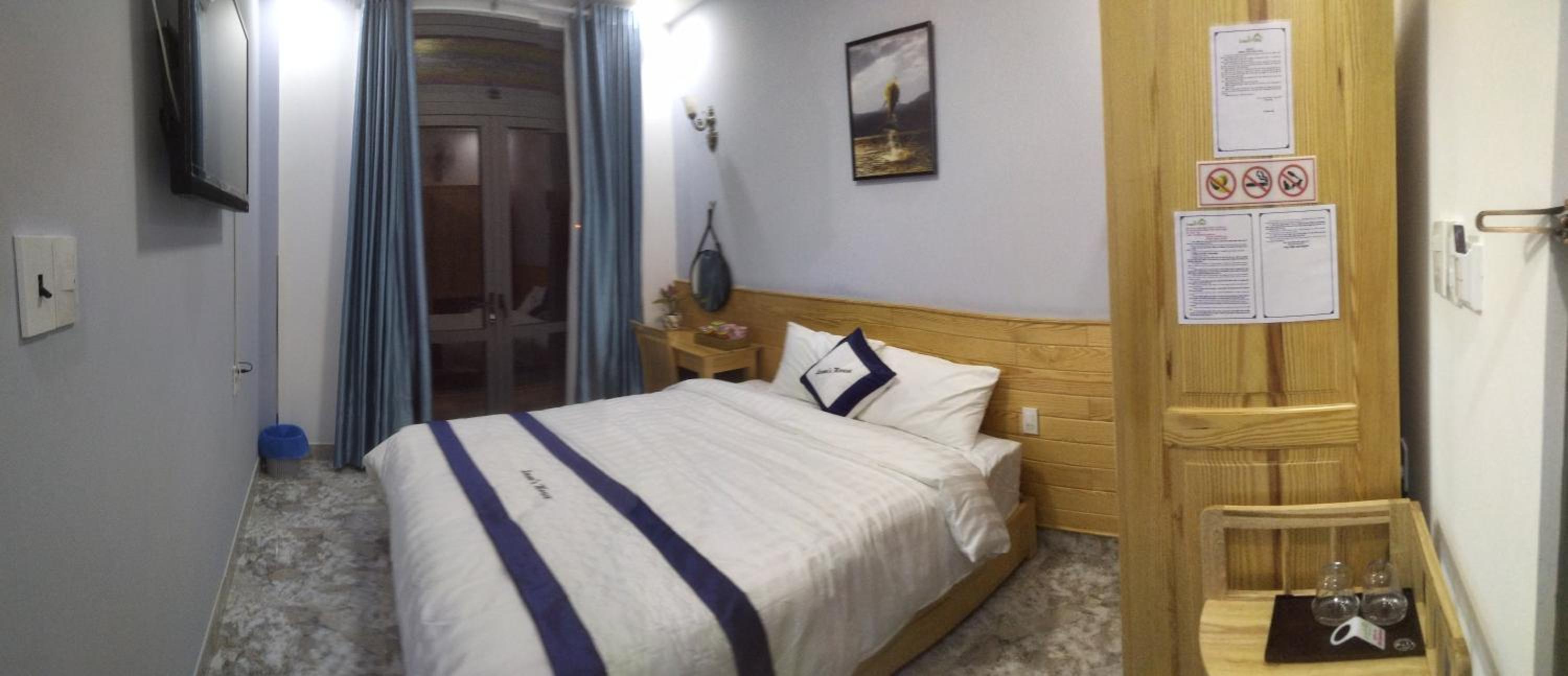 Queen Room with Balcony