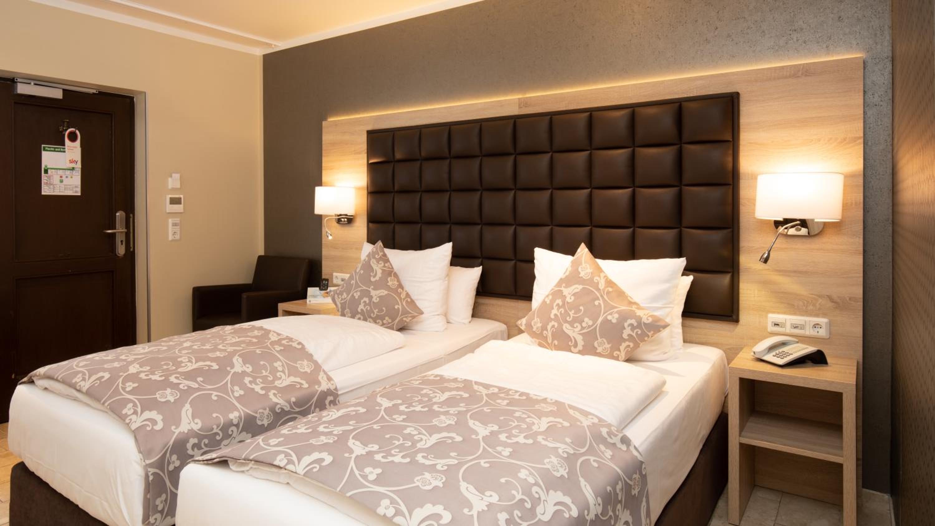Standard Double or Twin Room - Photo 1