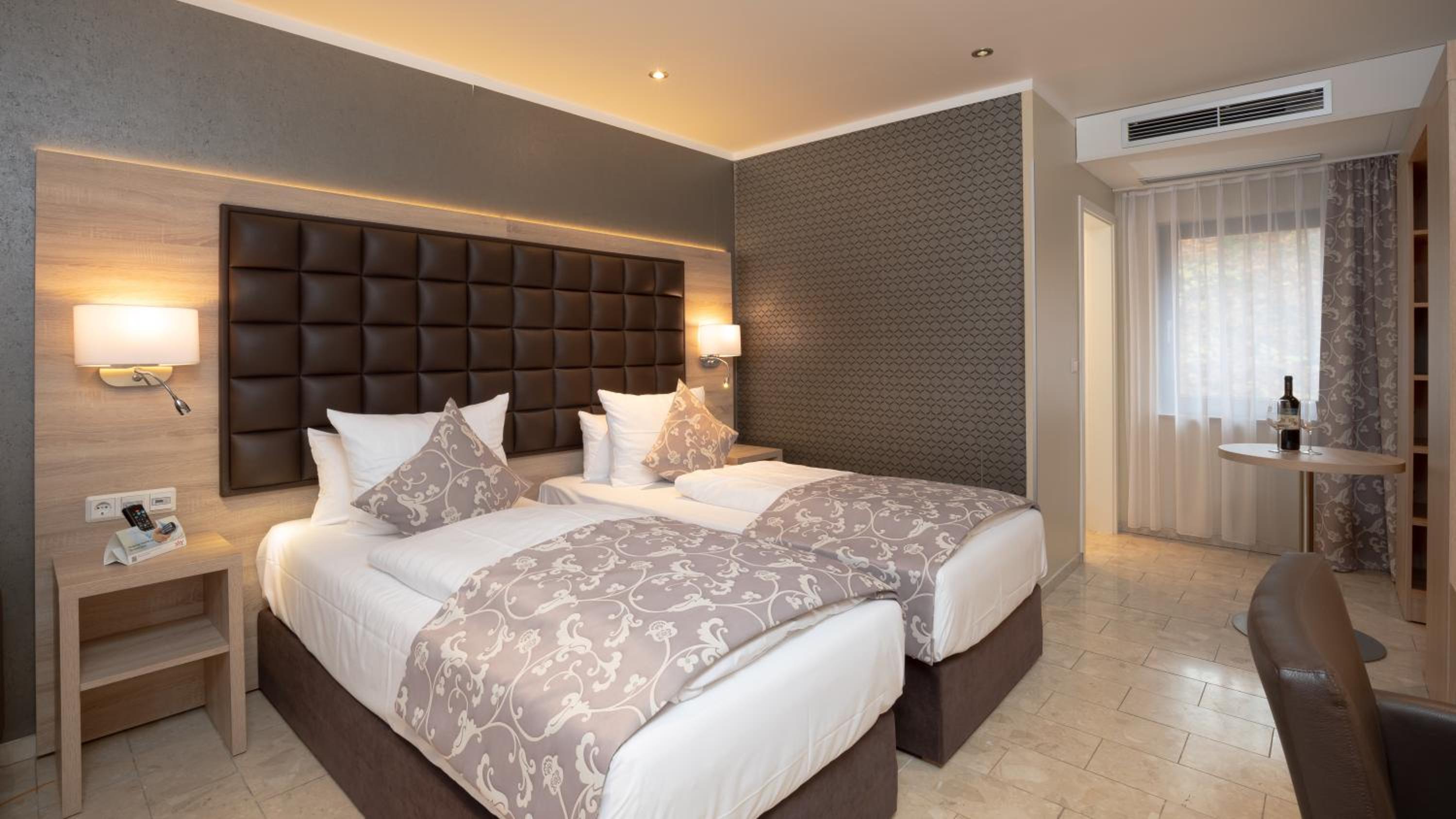 Standard Double or Twin Room - Photo 3