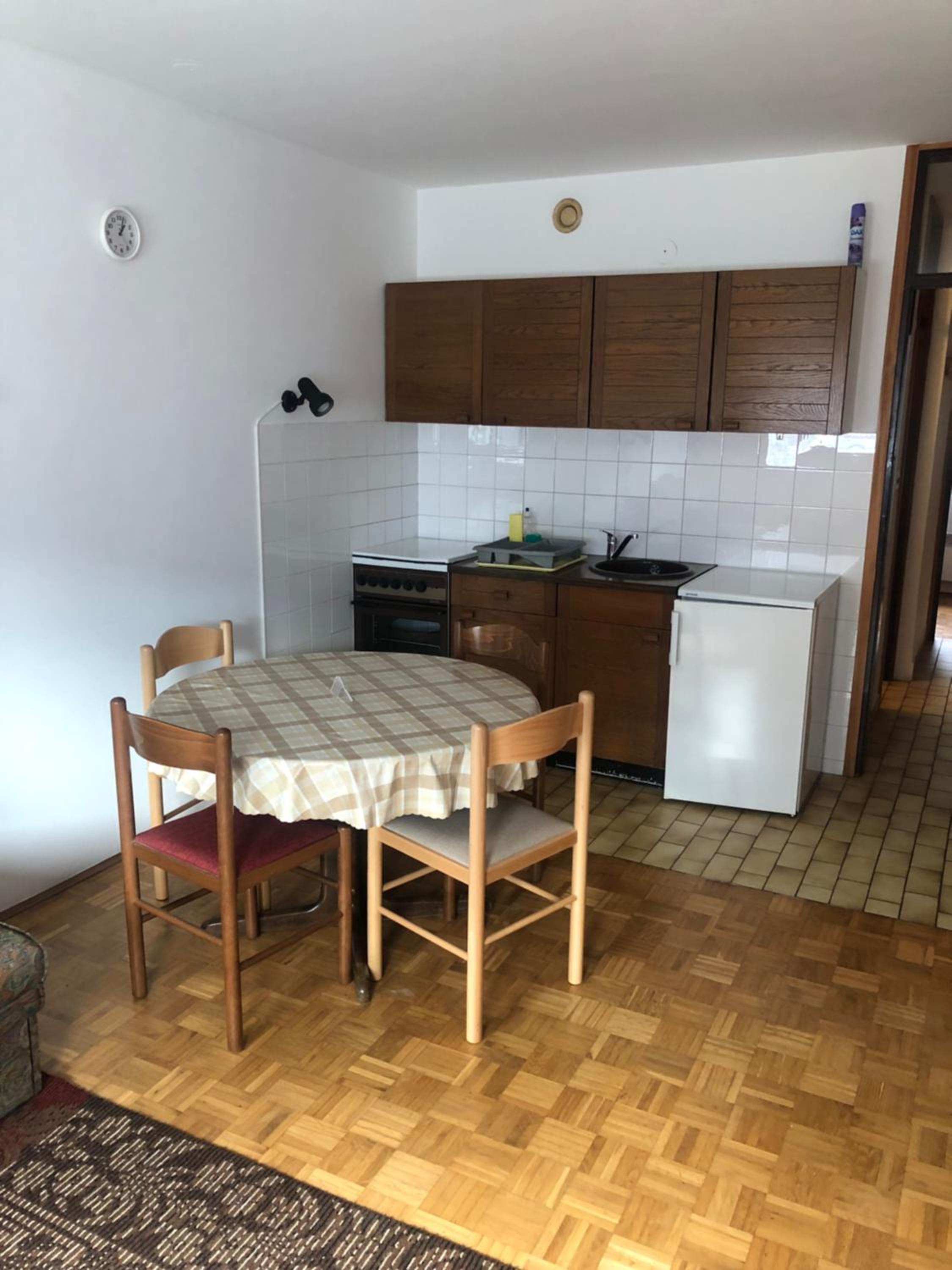 One-Bedroom Apartment photo 2