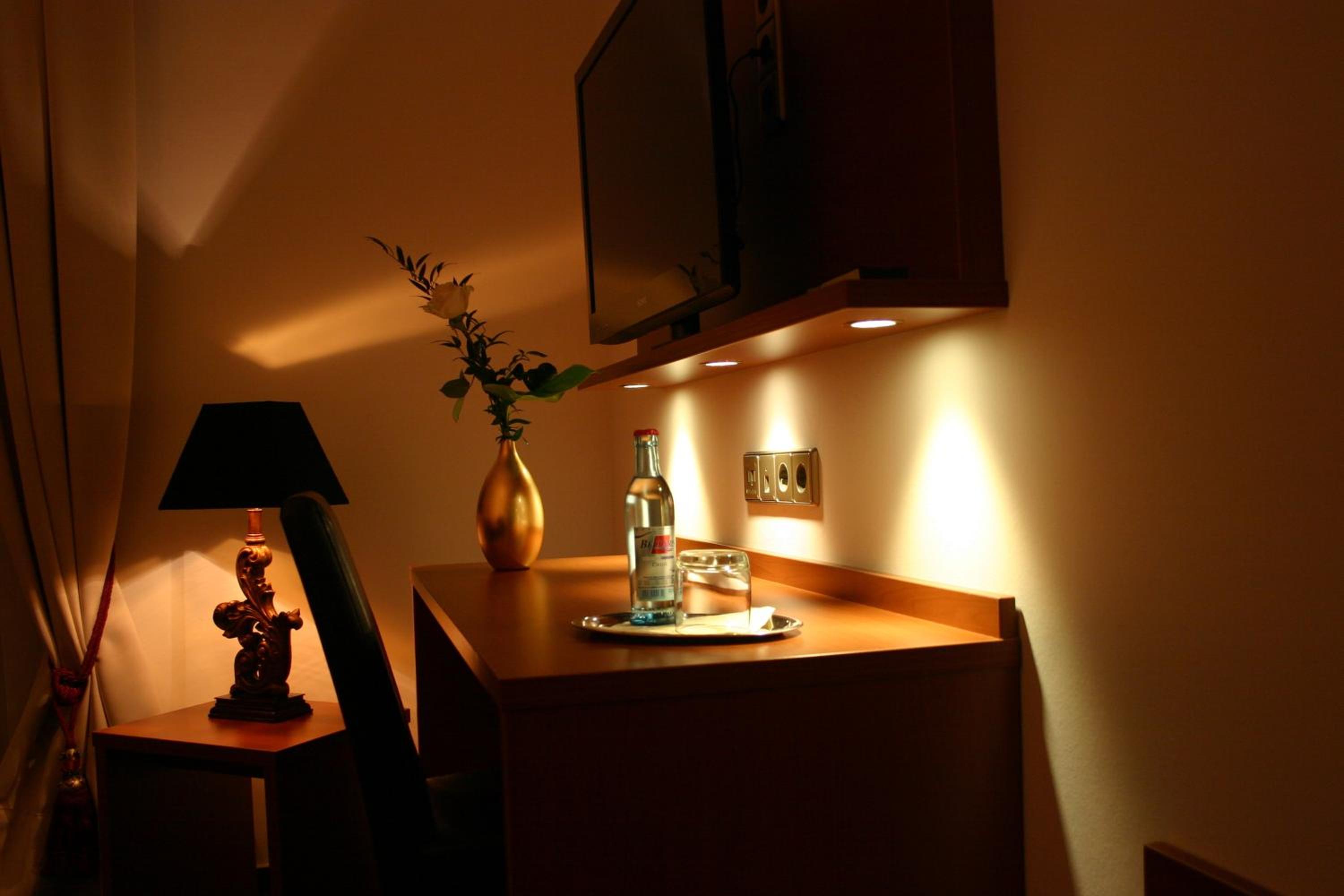 Standard Double Room - Photo 1