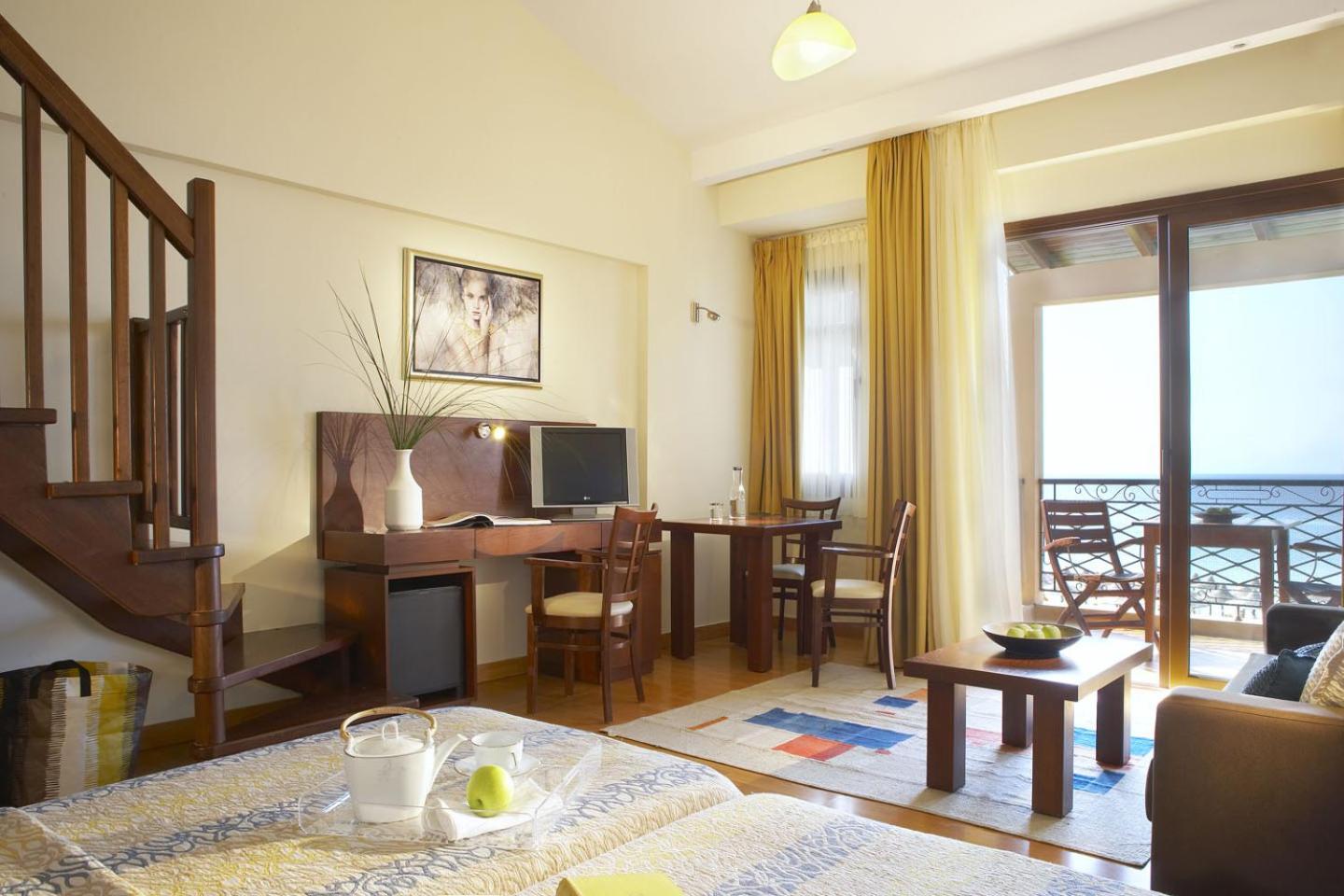 Deluxe Suite with Sea View or Pool View