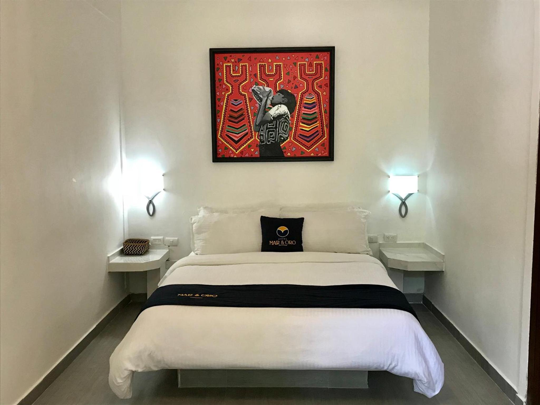 Queen Room with Patio View  photo 2