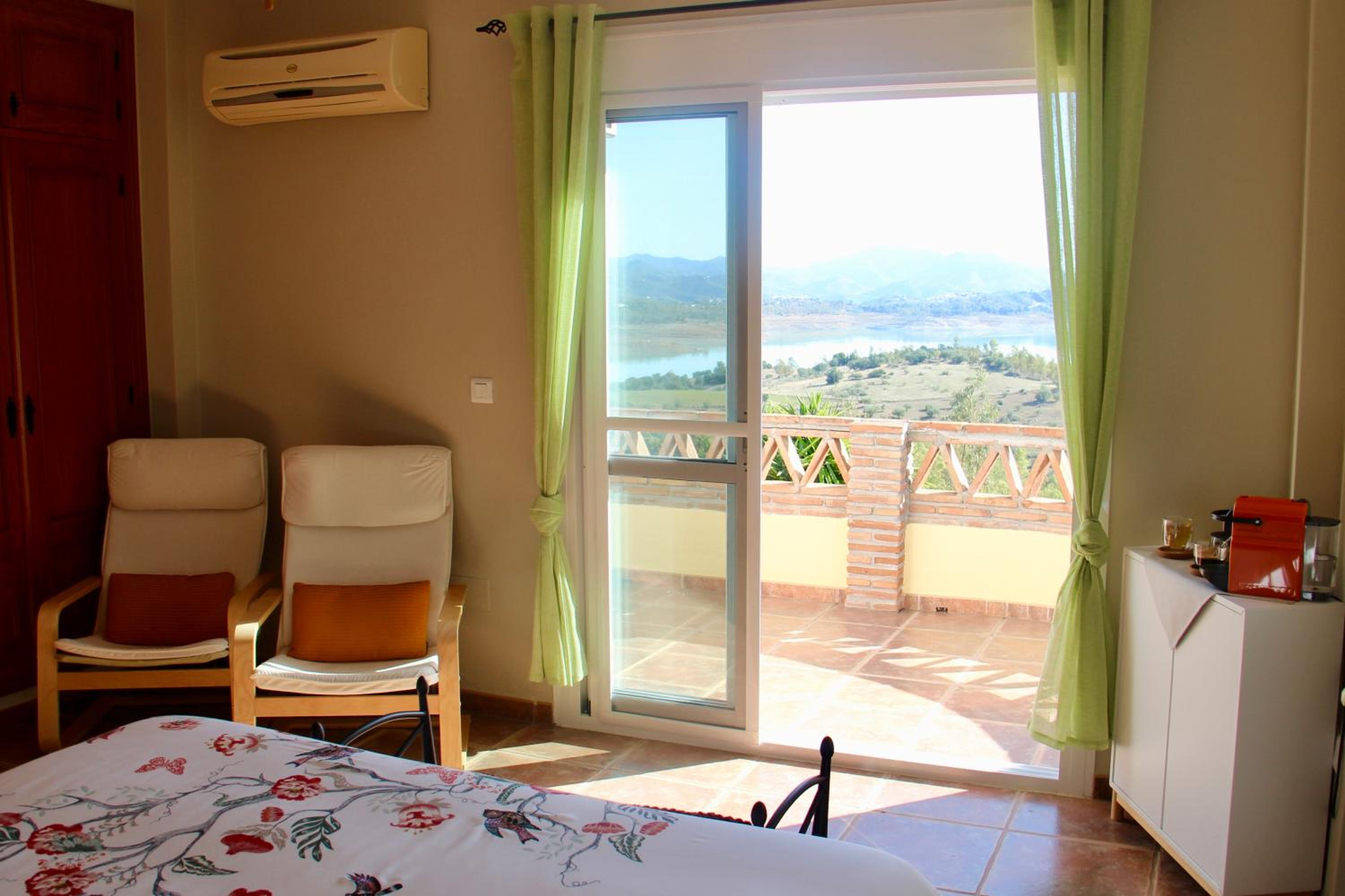 King Room with Balcony photo 3