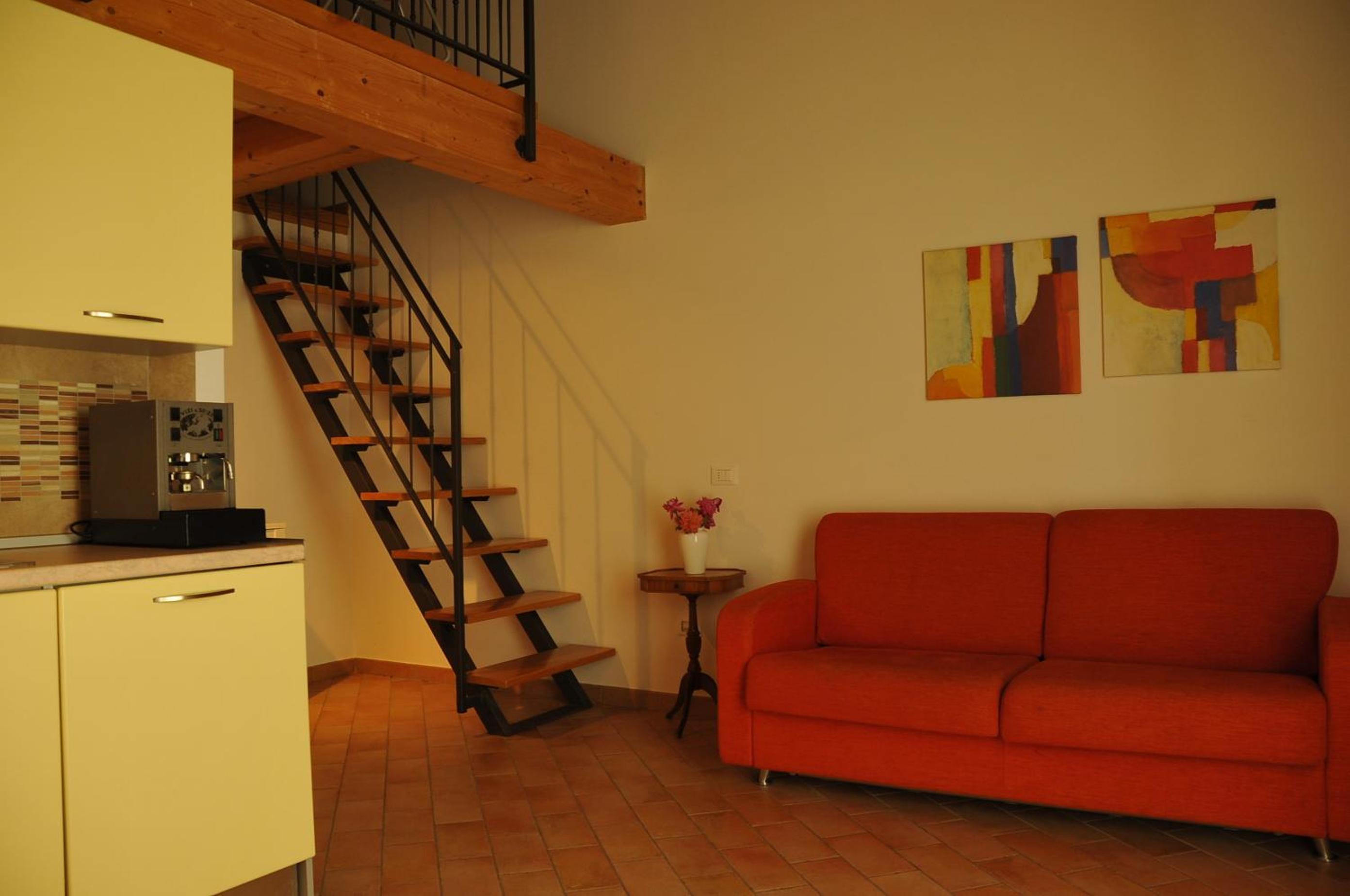 Studio - Split Level photo 2