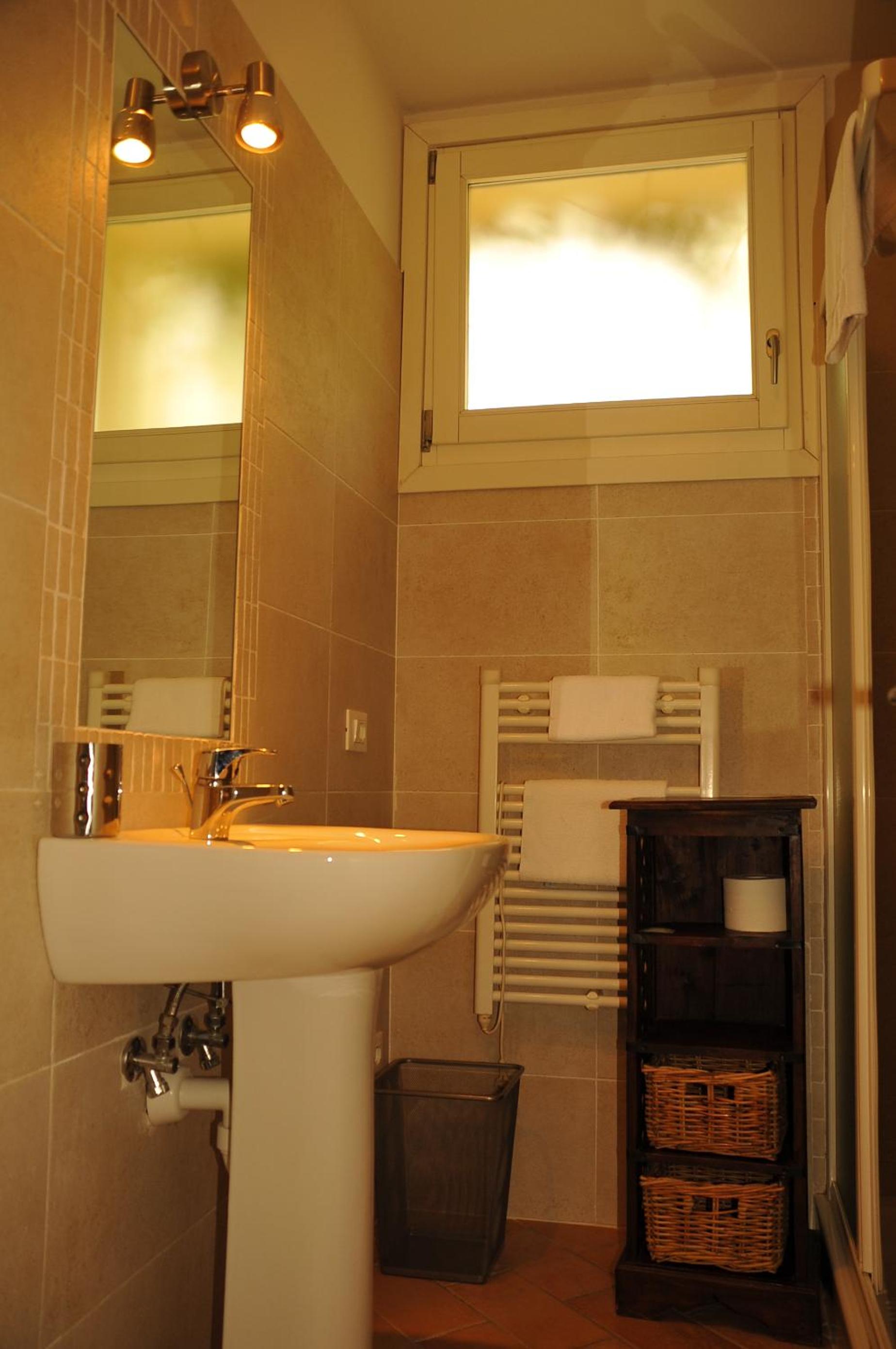 Double or Twin Room photo 3