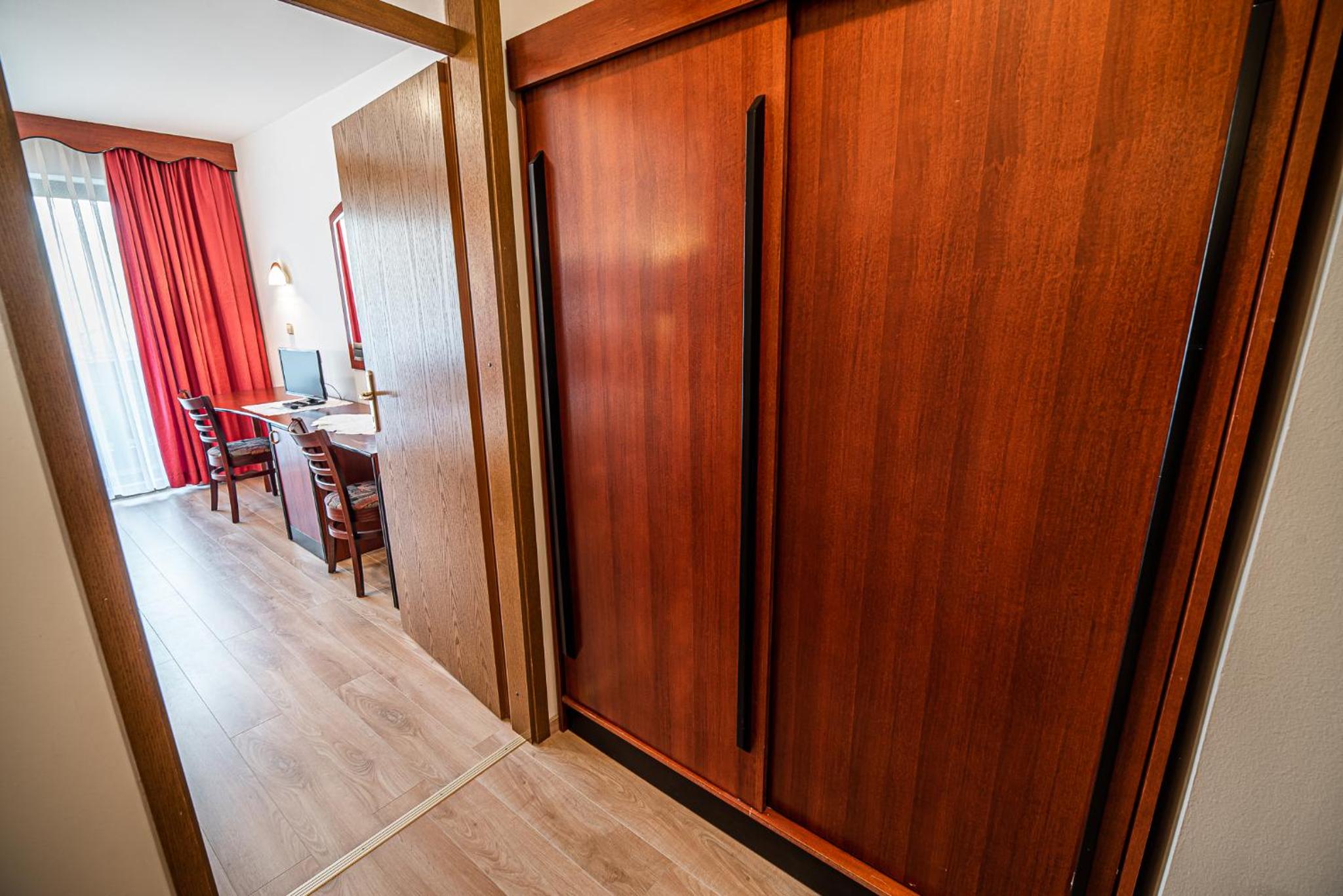 Family Room with Balcony - Photo 8