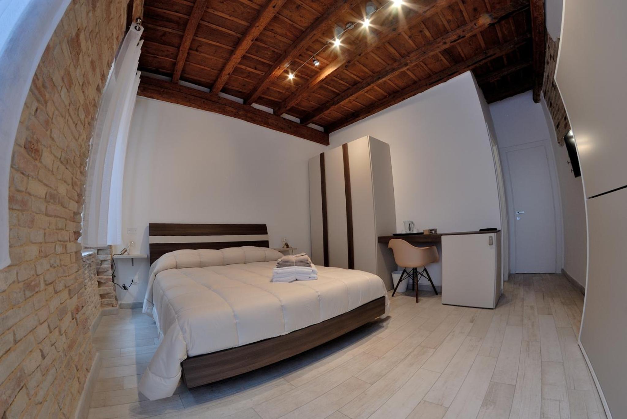 Deluxe Quadruple Room - Photo 1