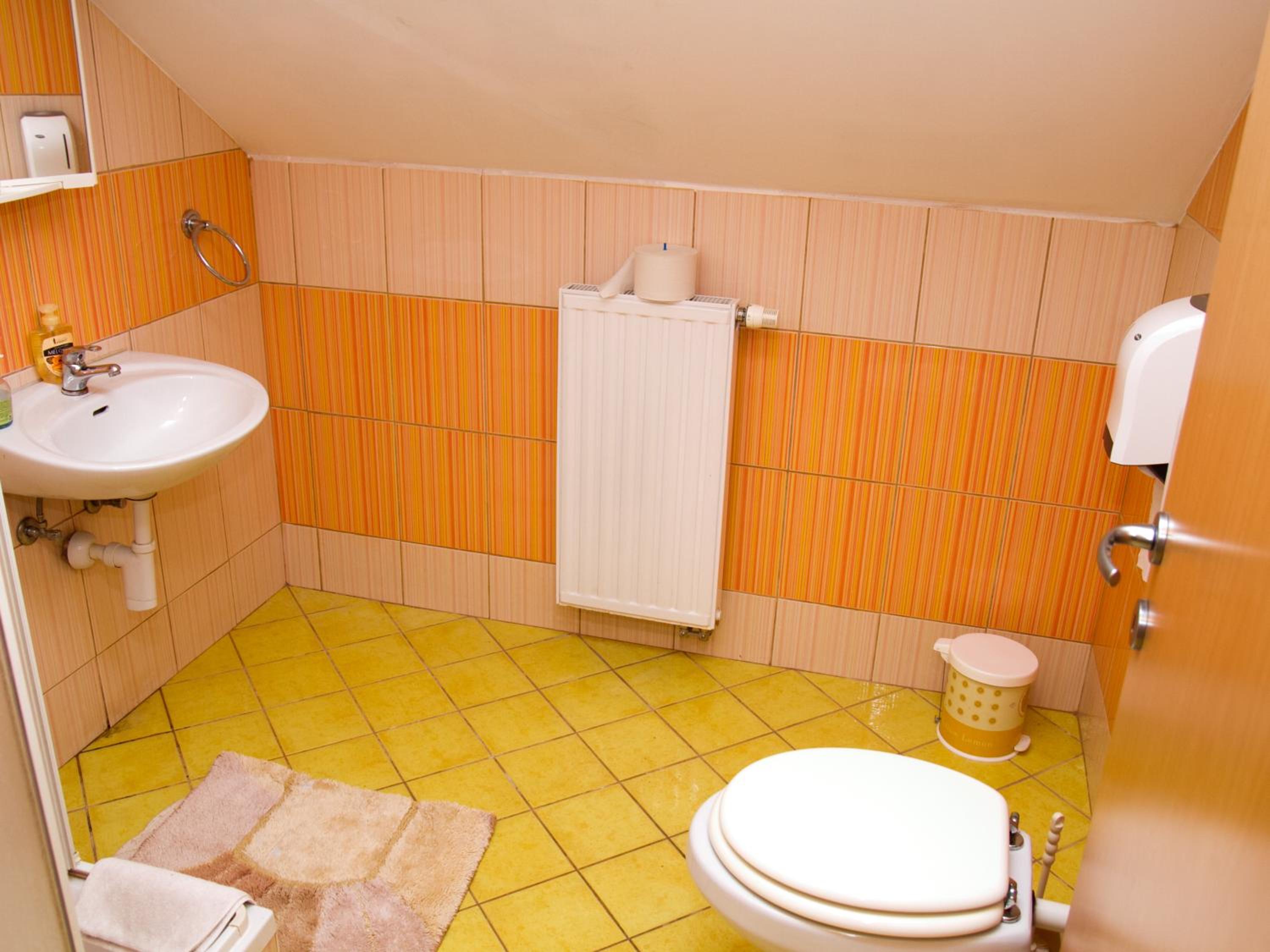 Double or Twin Room - Photo 8