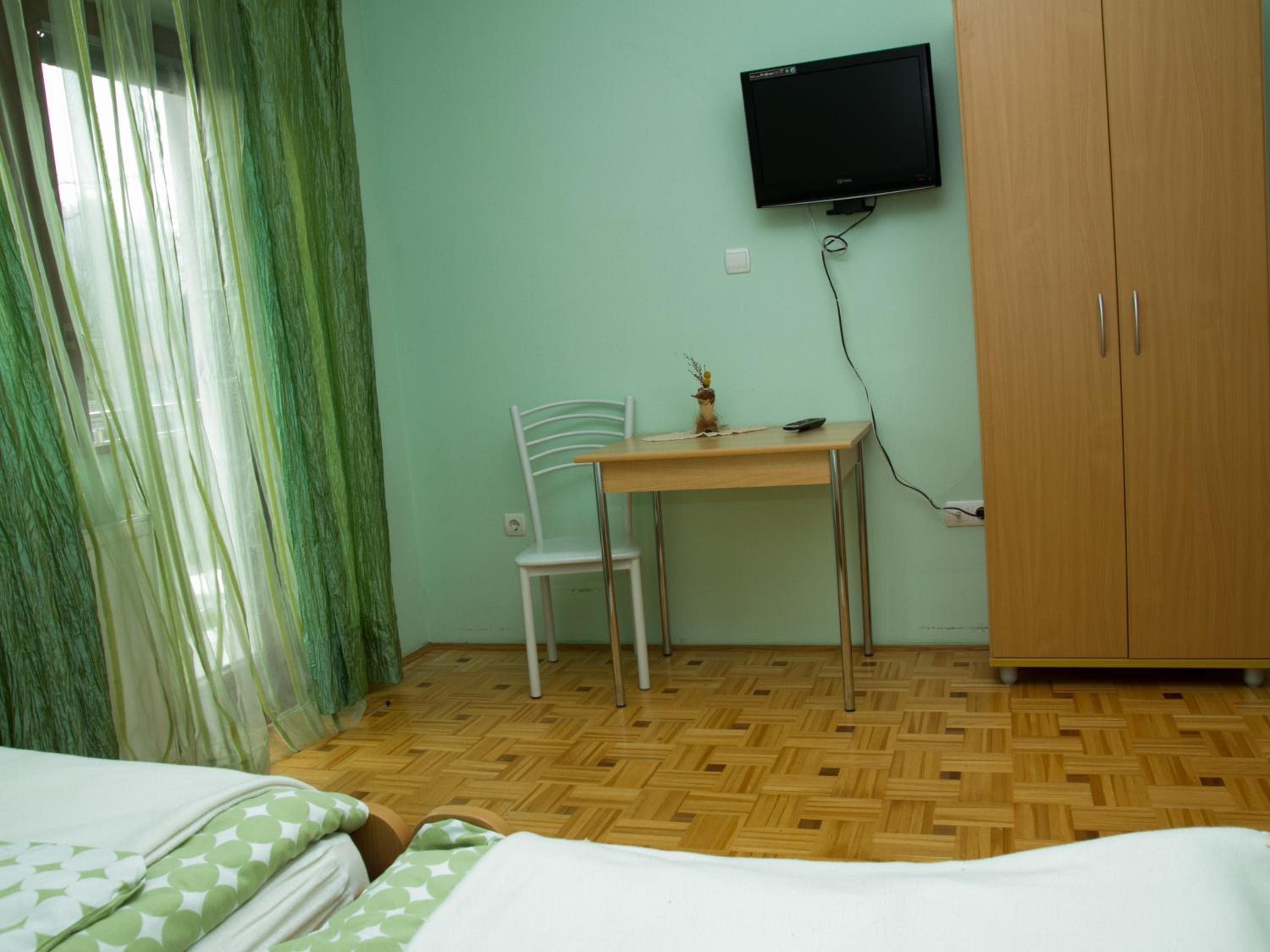 Double or Twin Room - Photo 9