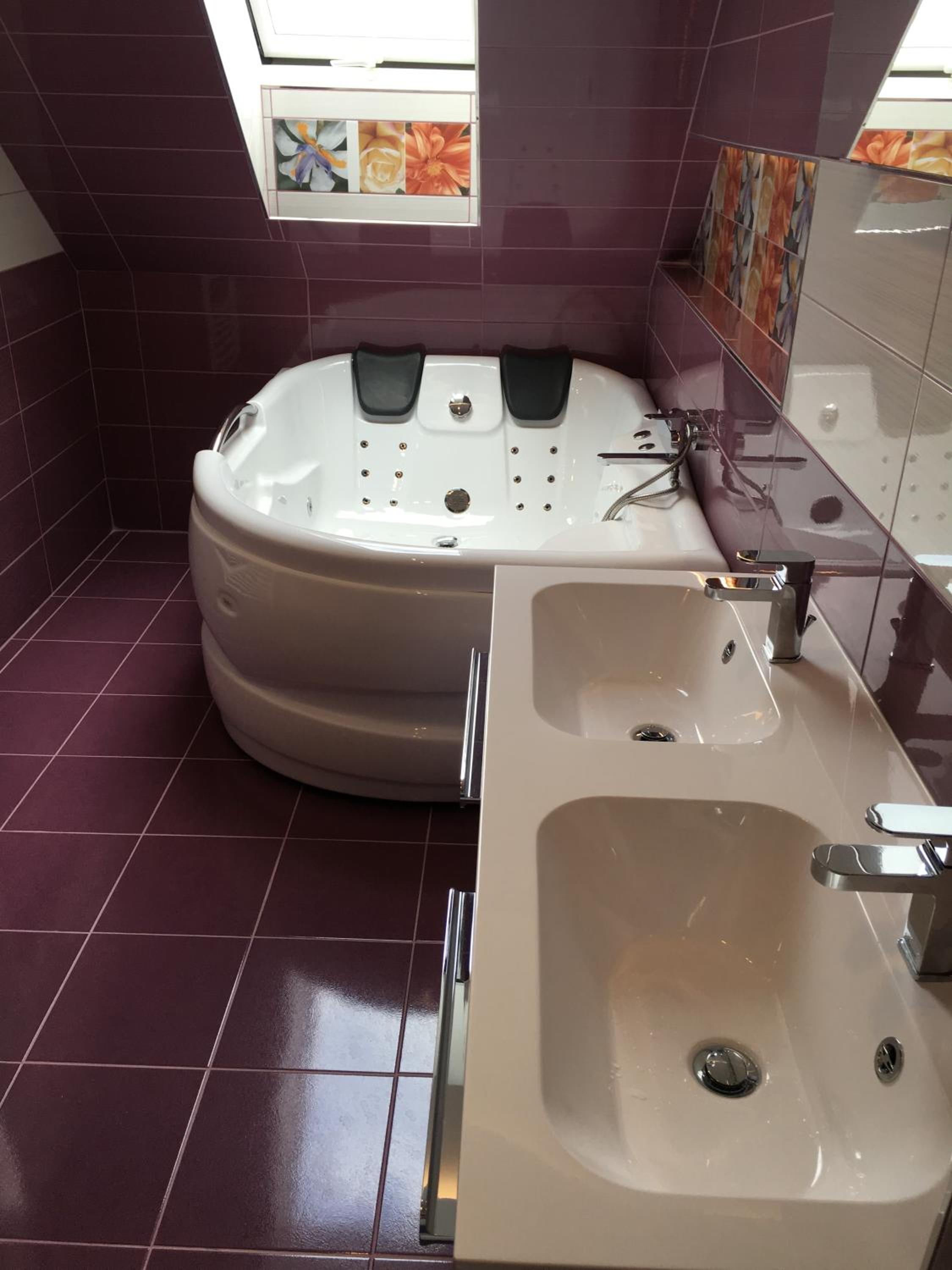 Queen Suite with Spa Bath - Photo 4