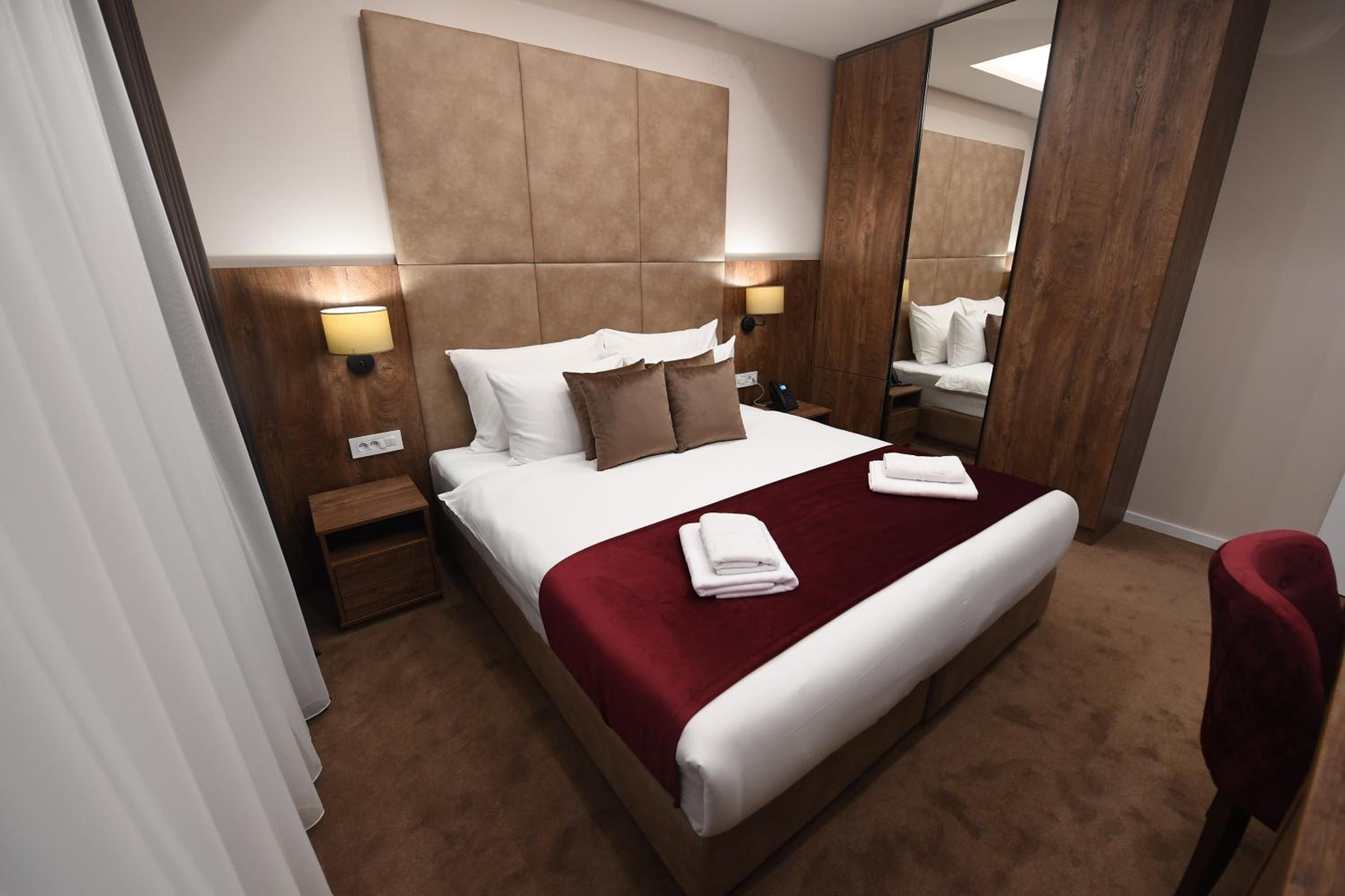 Double Room - Photo 3
