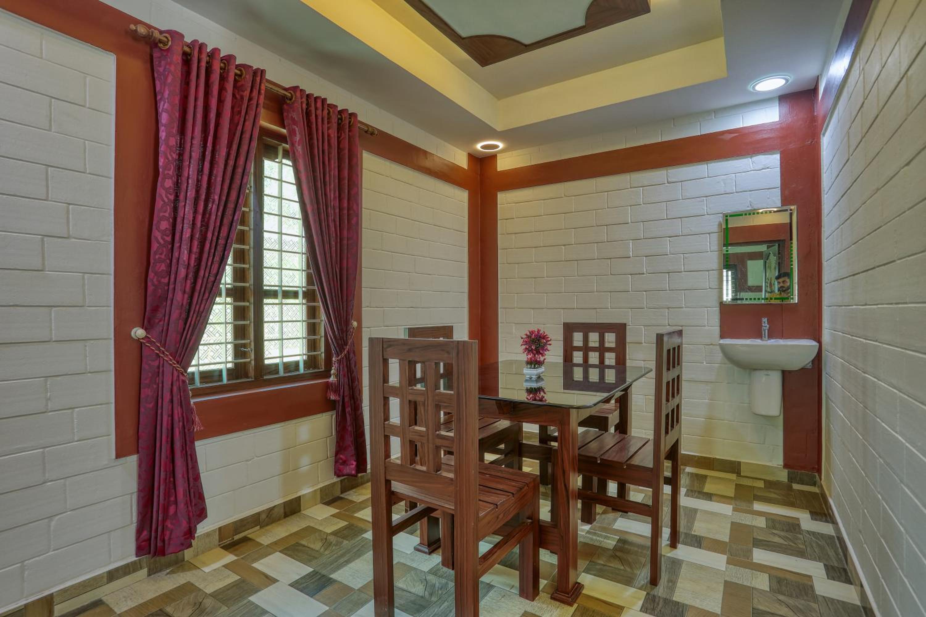 Two-Bedroom Cottage photo 2