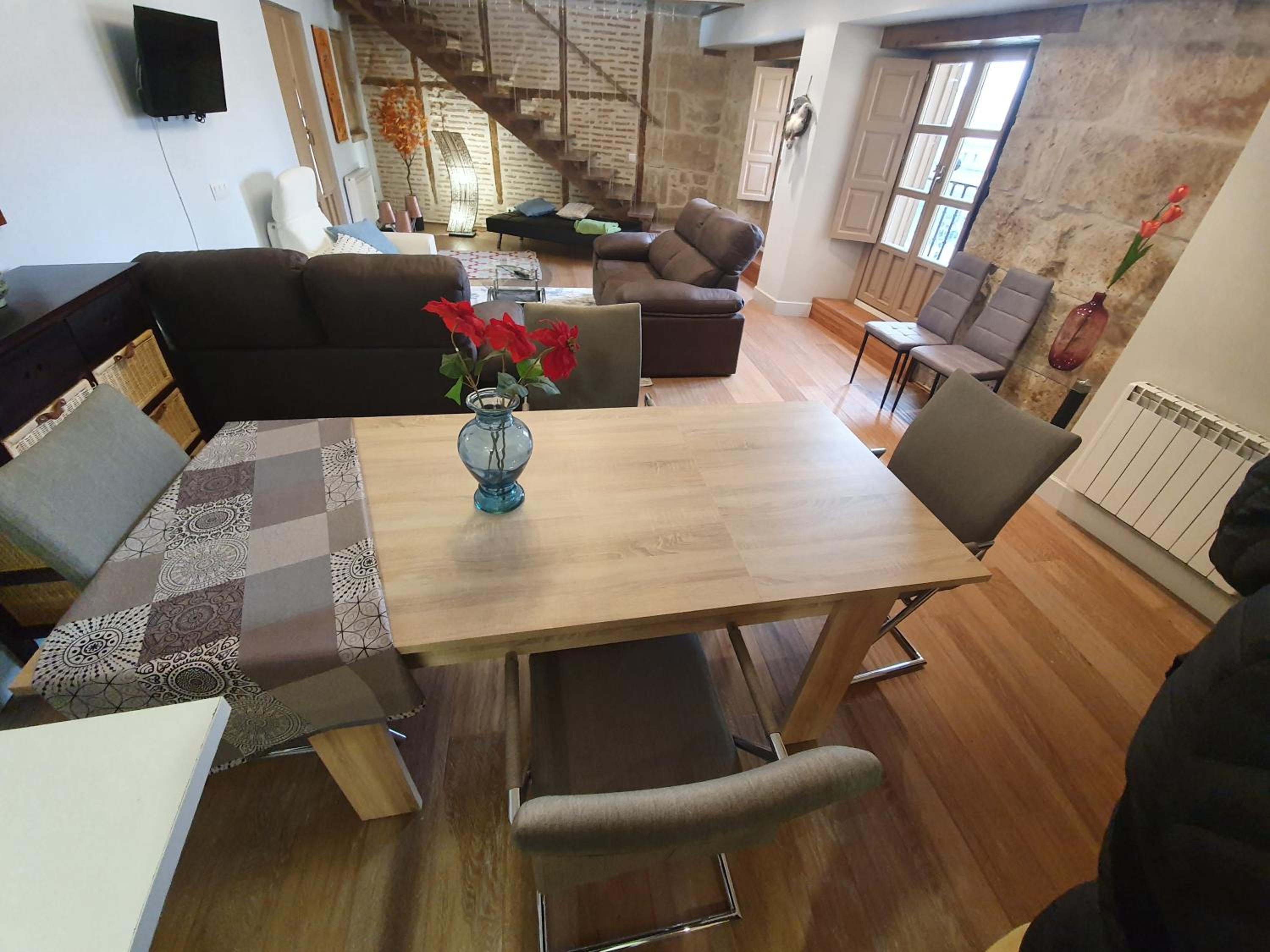 Three-Bedroom Apartment - Photo 32