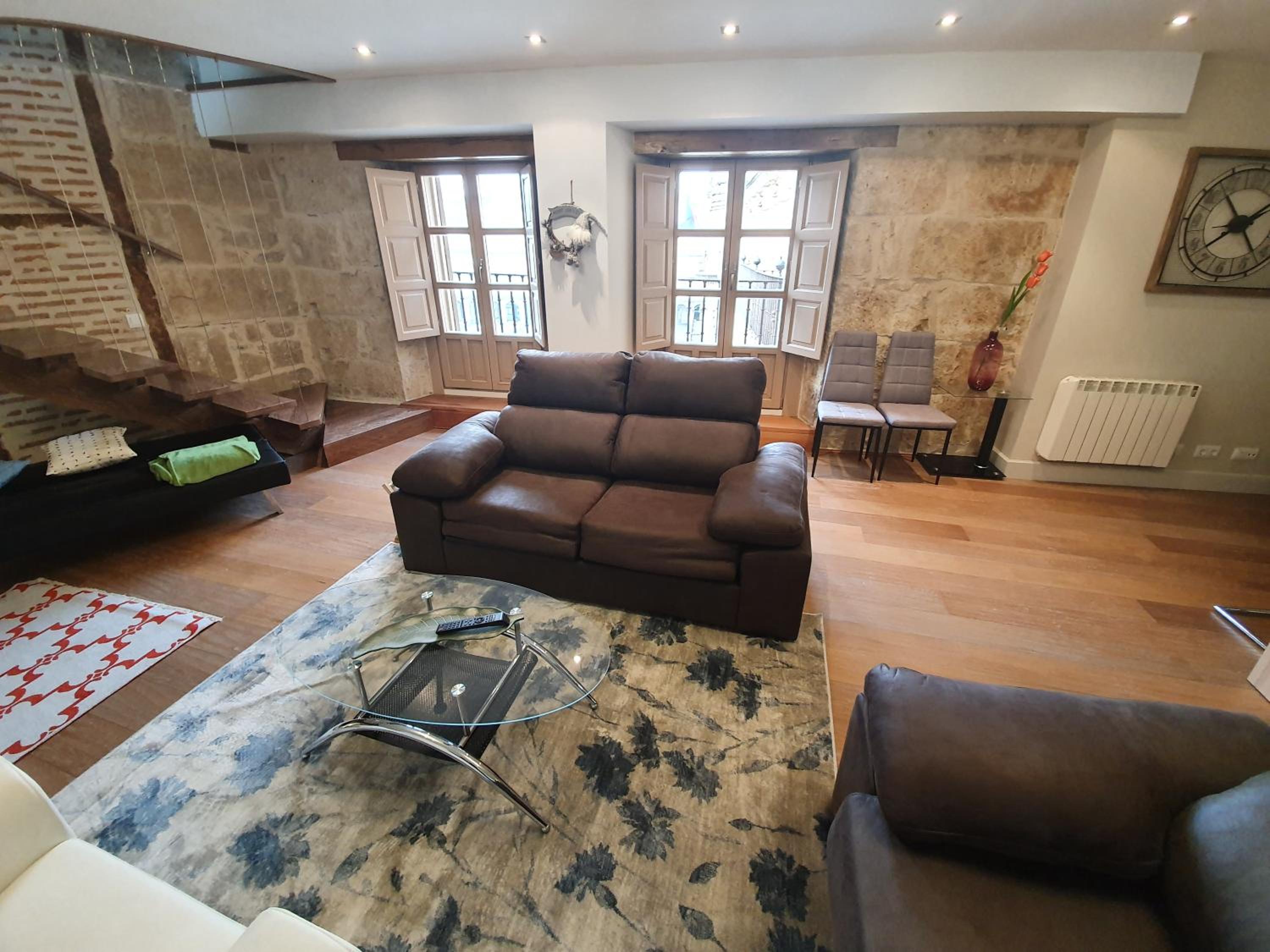 Three-Bedroom Apartment - Photo 28