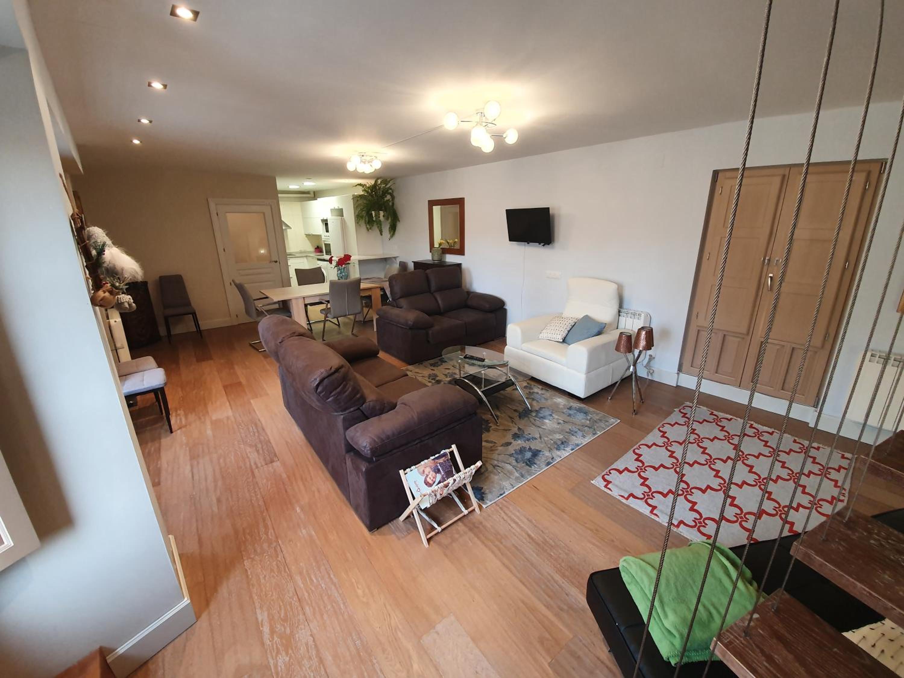 Three-Bedroom Apartment - Photo 26