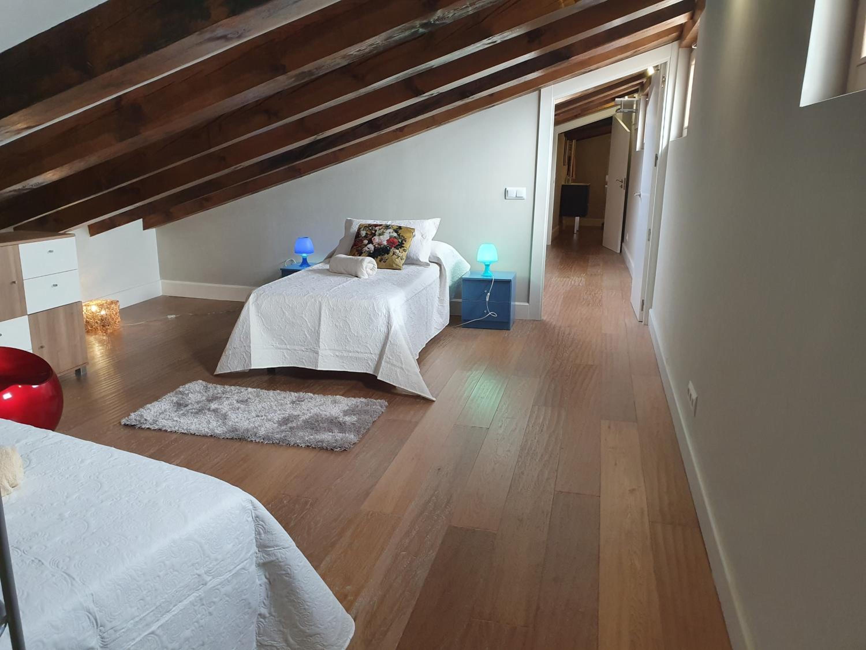 Three-Bedroom Apartment - Photo 25