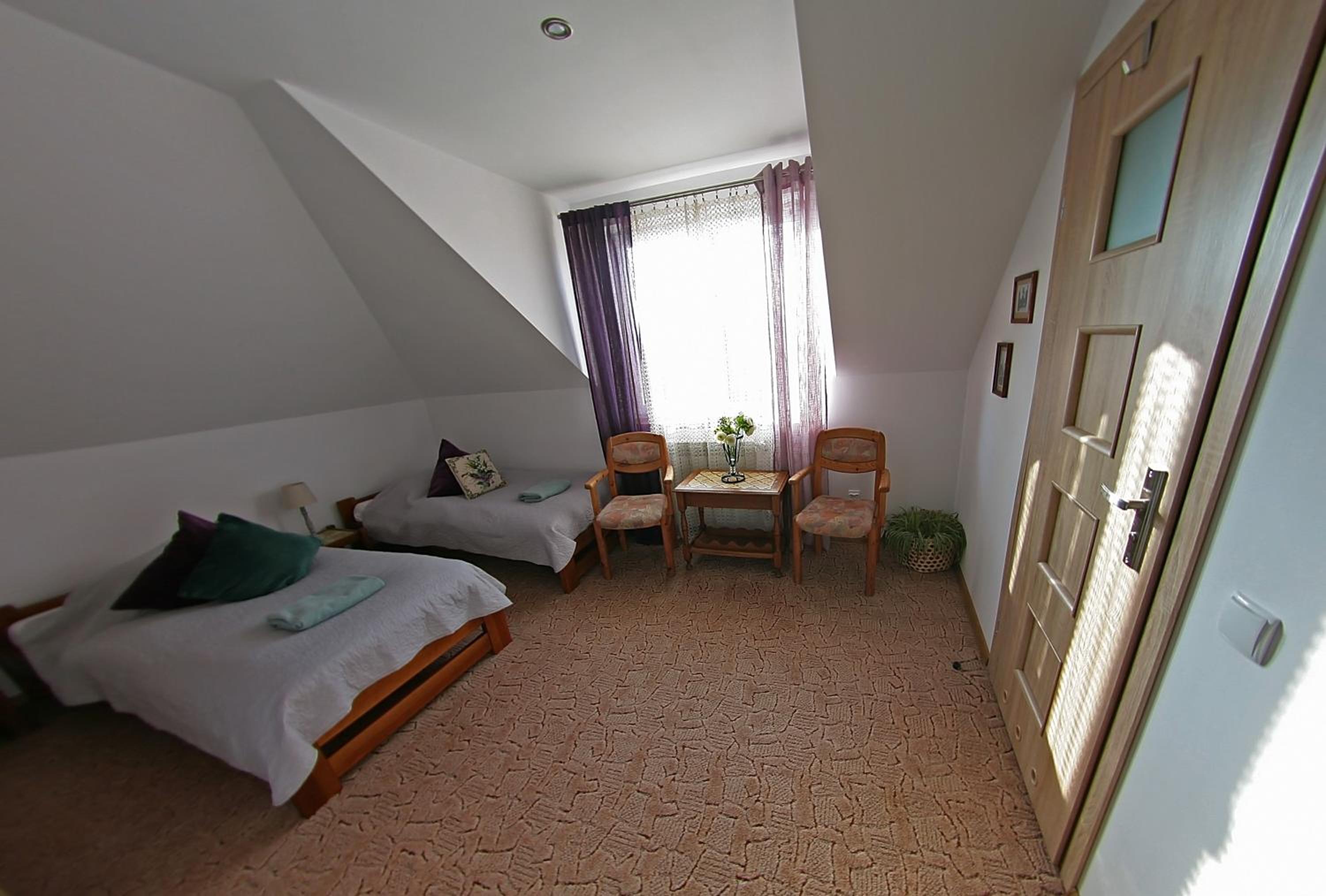 Large Twin Room photo 3