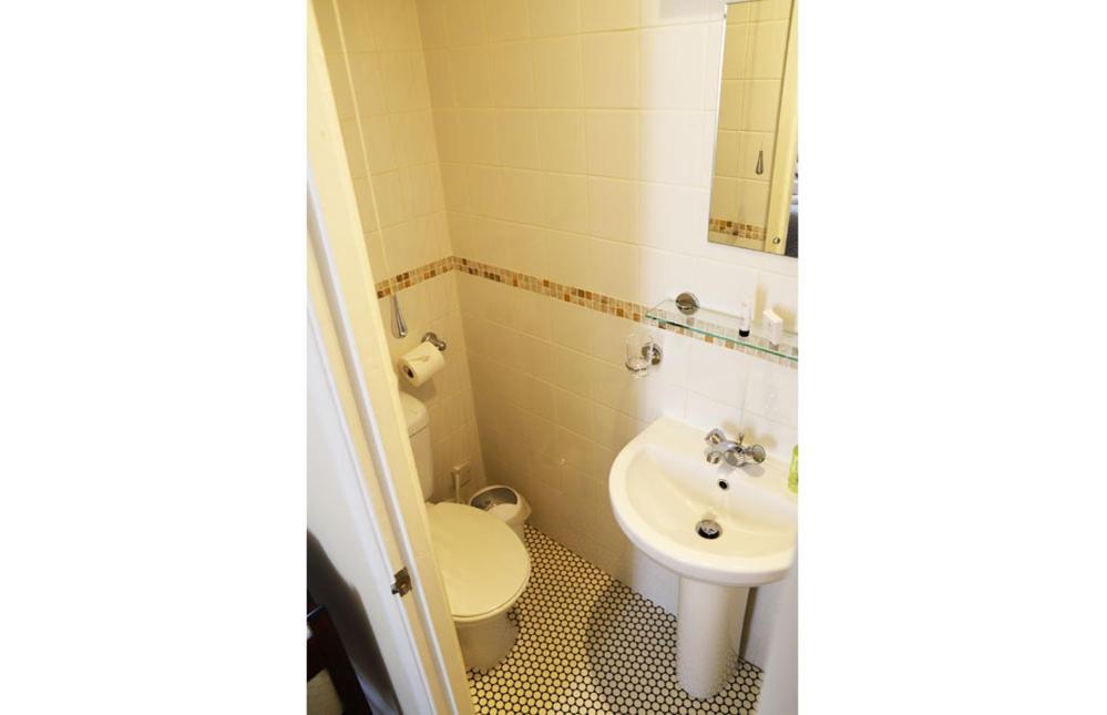  #11 Double Ensuite for Single Occupancy photo 3