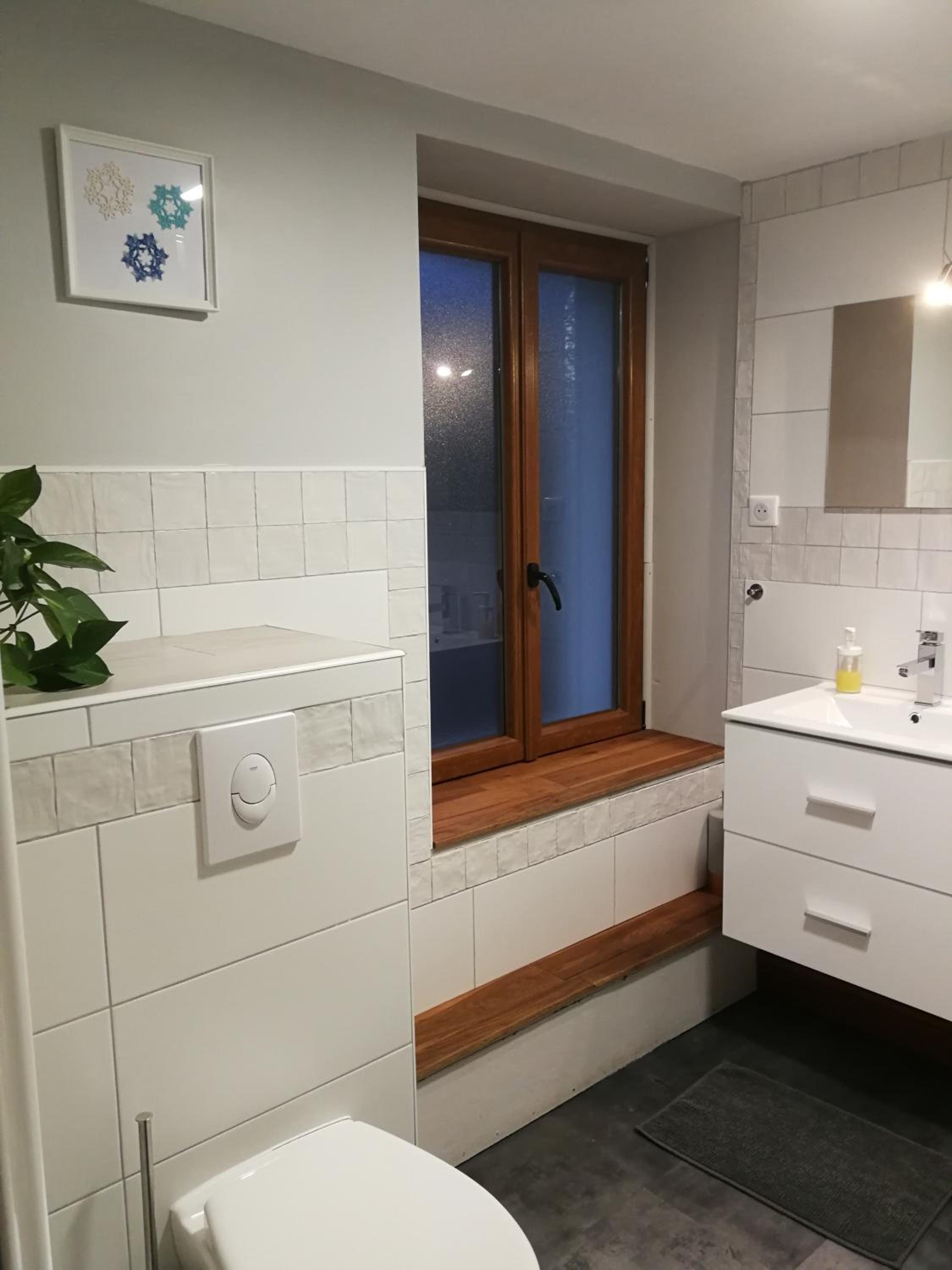 Family Room with Private Bathroom photo 3