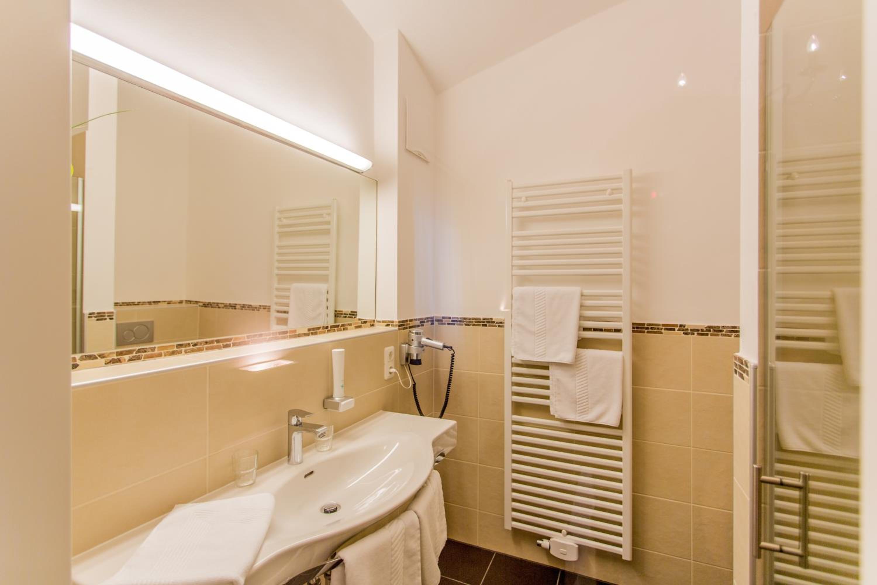 Standard Double Room photo 3