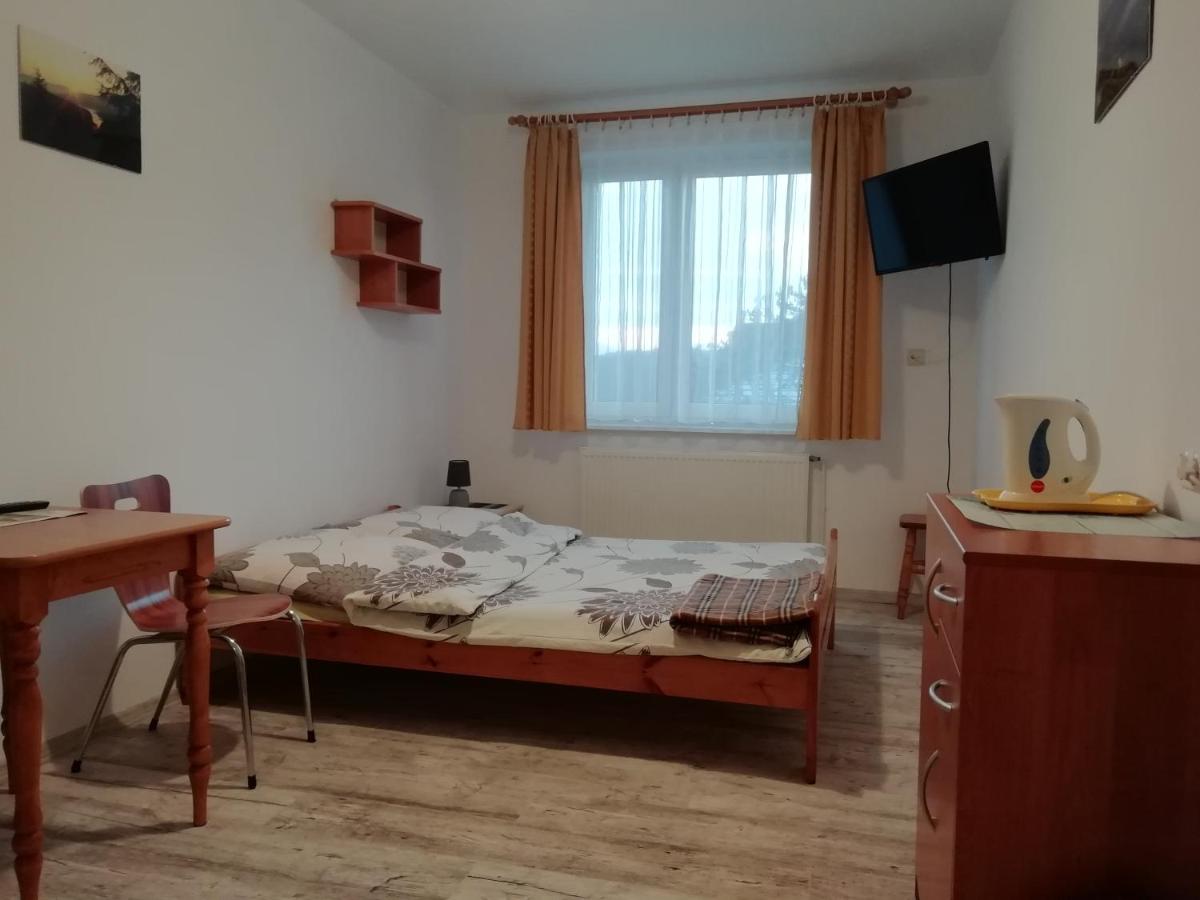 Double Room with Shared Bathroom photo 2