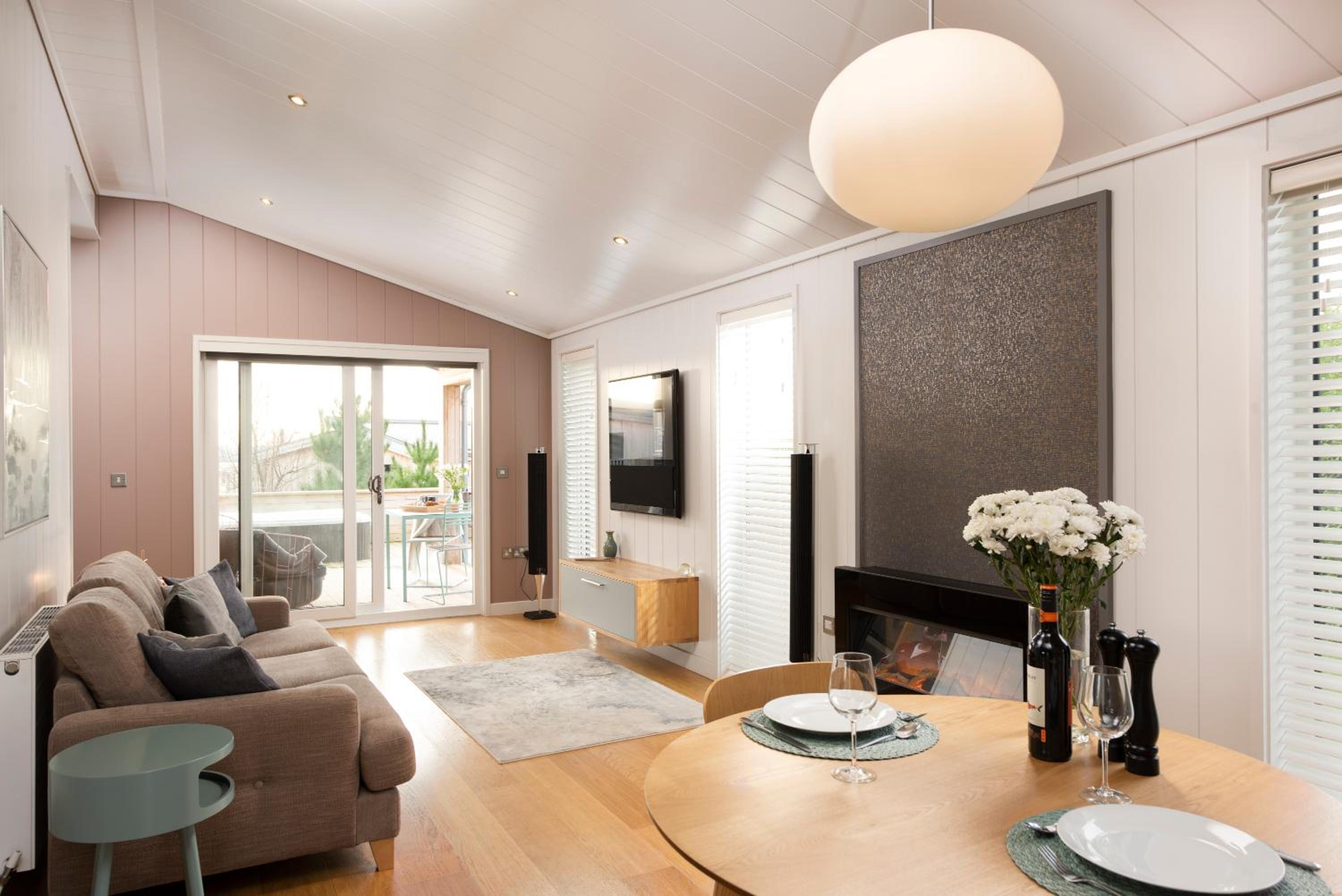 One-Bedroom House photo 1