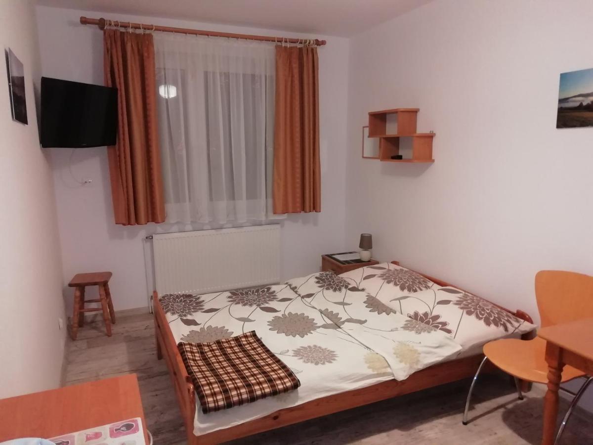 Double Room with Shared Bathroom photo 1