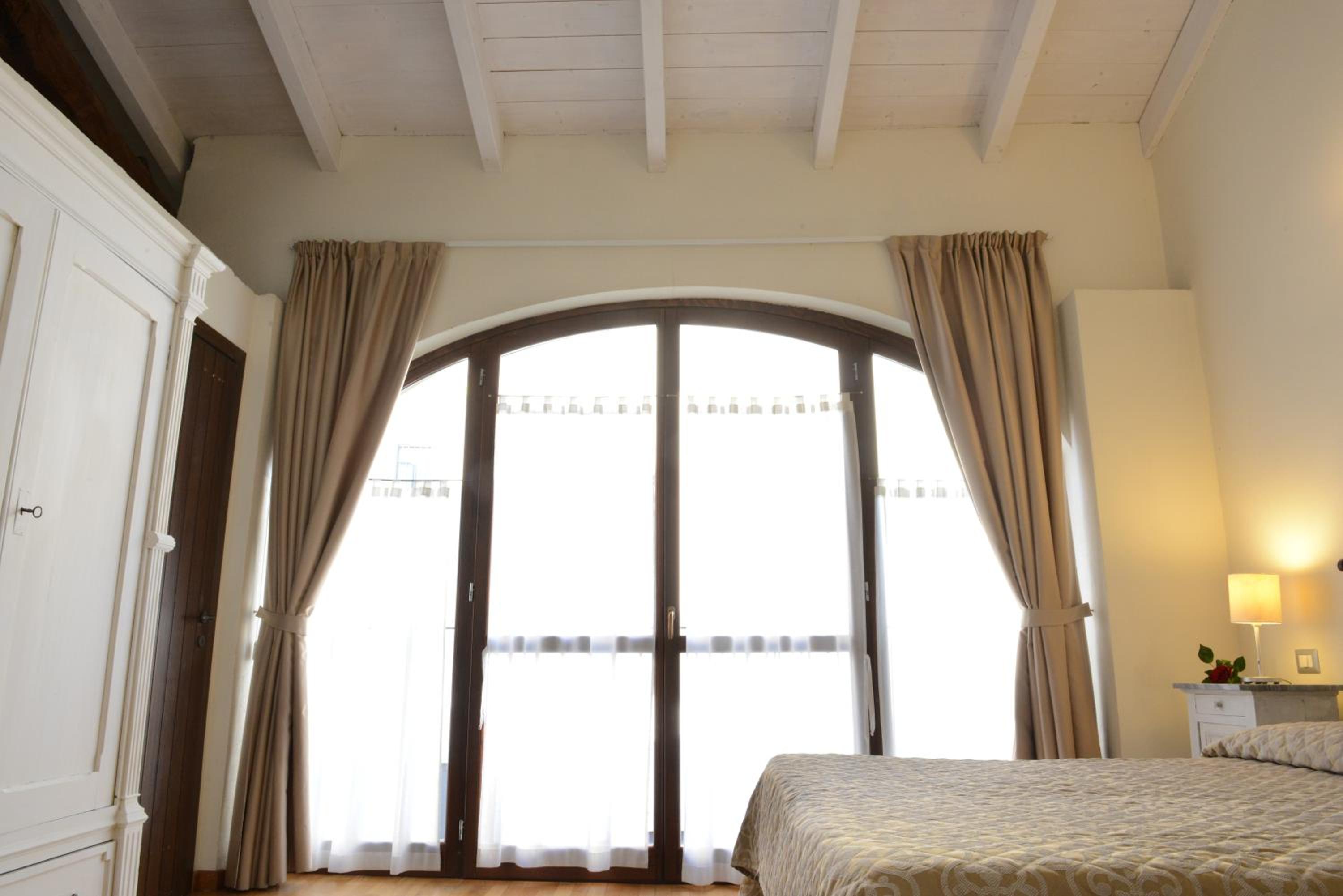 One-Bedroom Suite with Sofa Bed - Photo 9