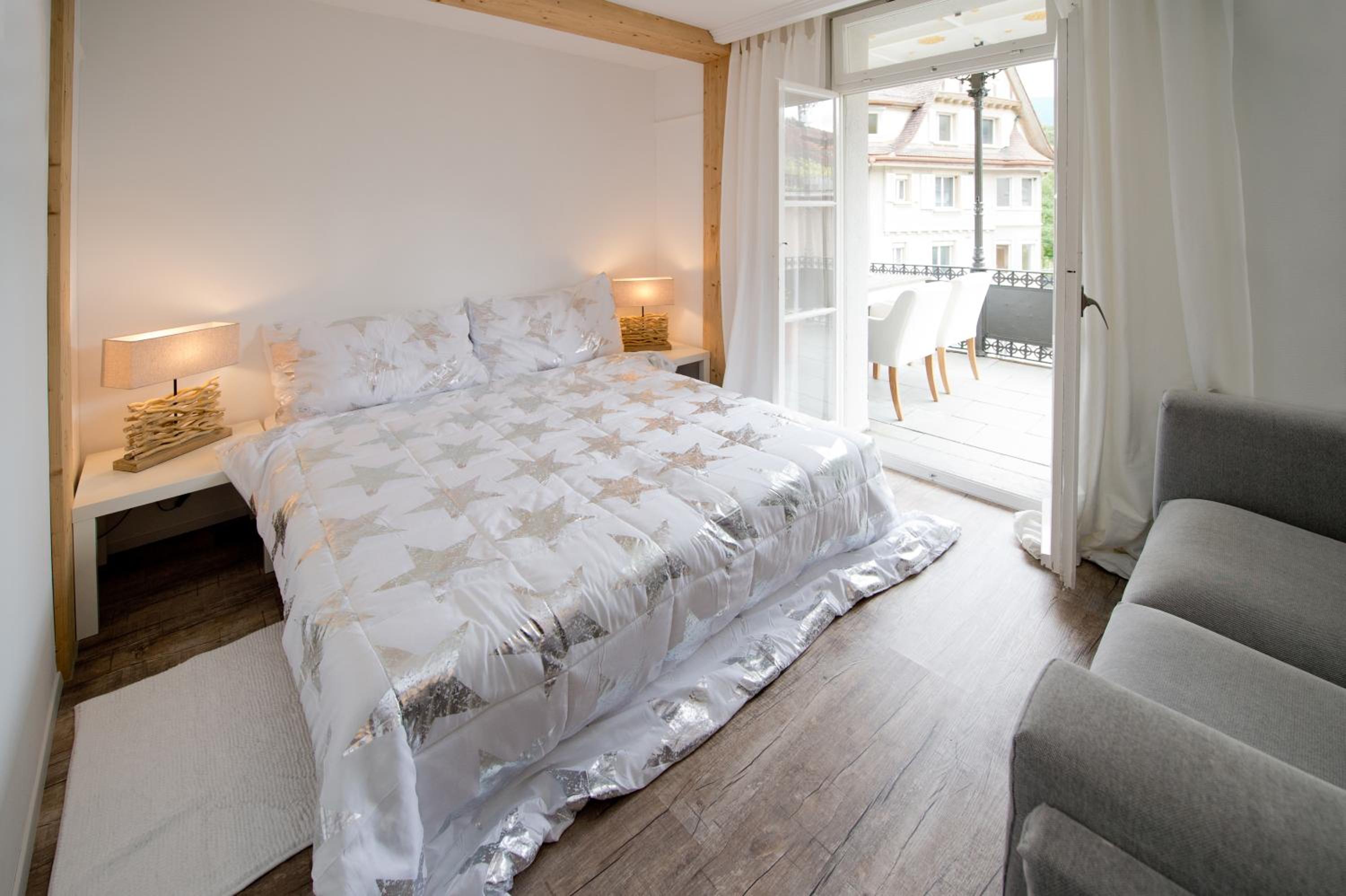 Double Room with Balcony - Photo 3