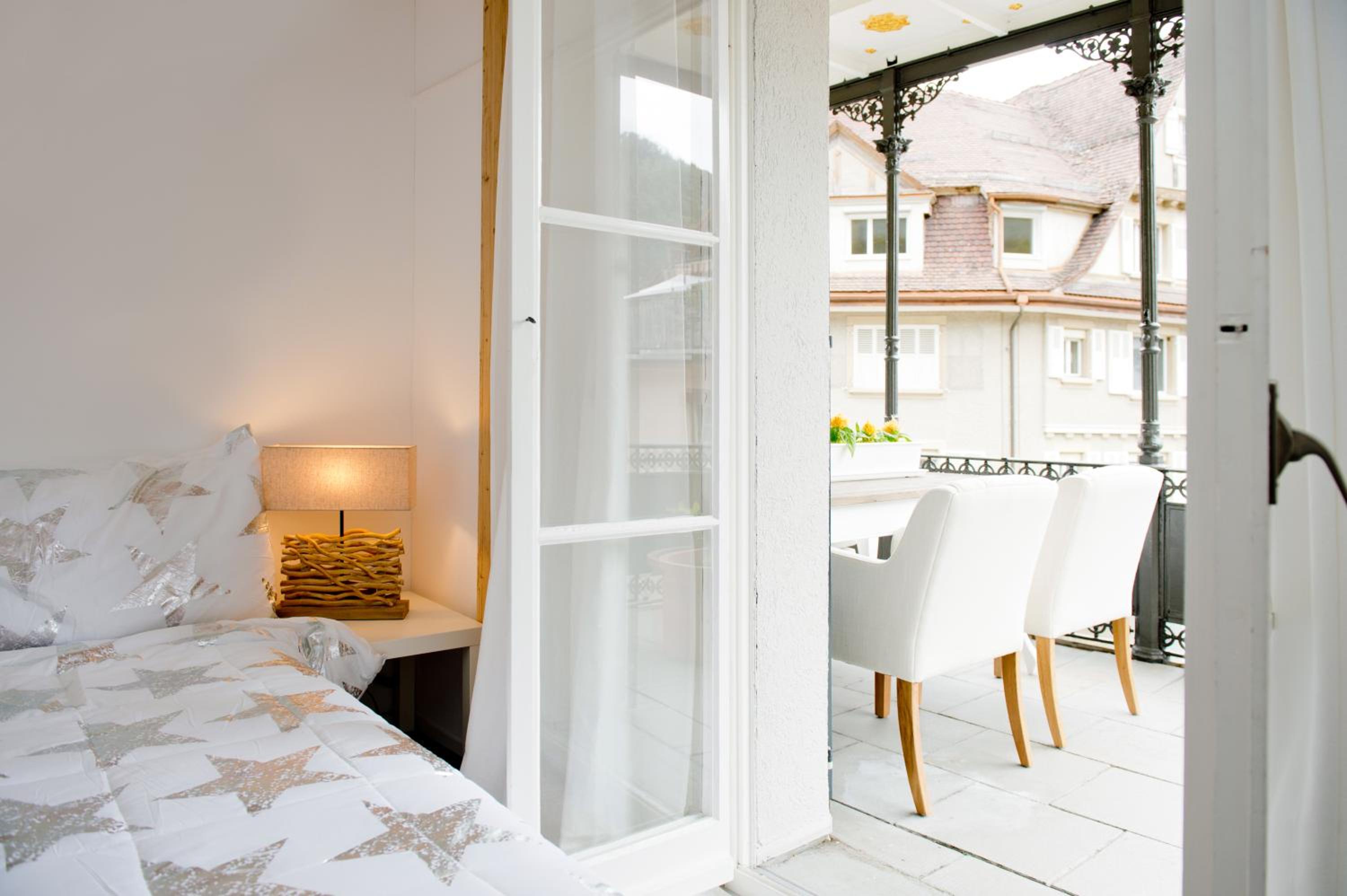 Double Room with Balcony - Photo 4