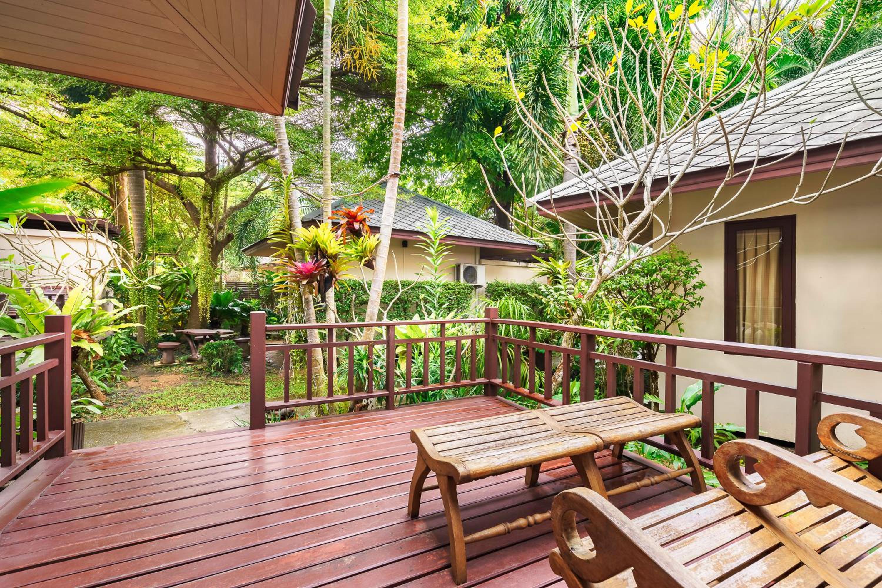One-Bedroom Bungalow with Garden View photo 3