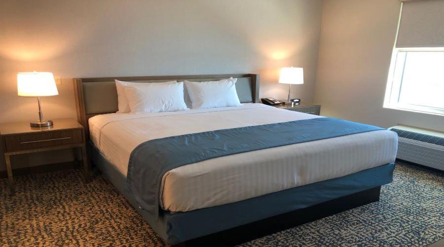 King Room with Lake View photo 3